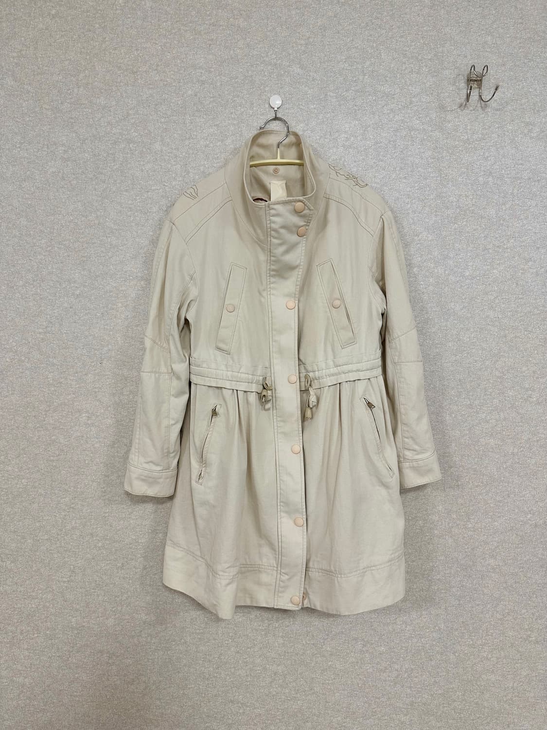 오즈세컨 패딩탈부착 자수 자켓 상품이미지2