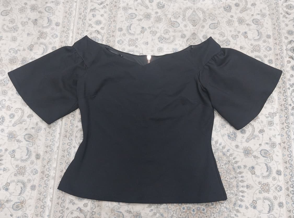 (새상품) TED BAKER 퍼프 블랙 블라우스 3사이즈 (44반-55) 상품이미지1