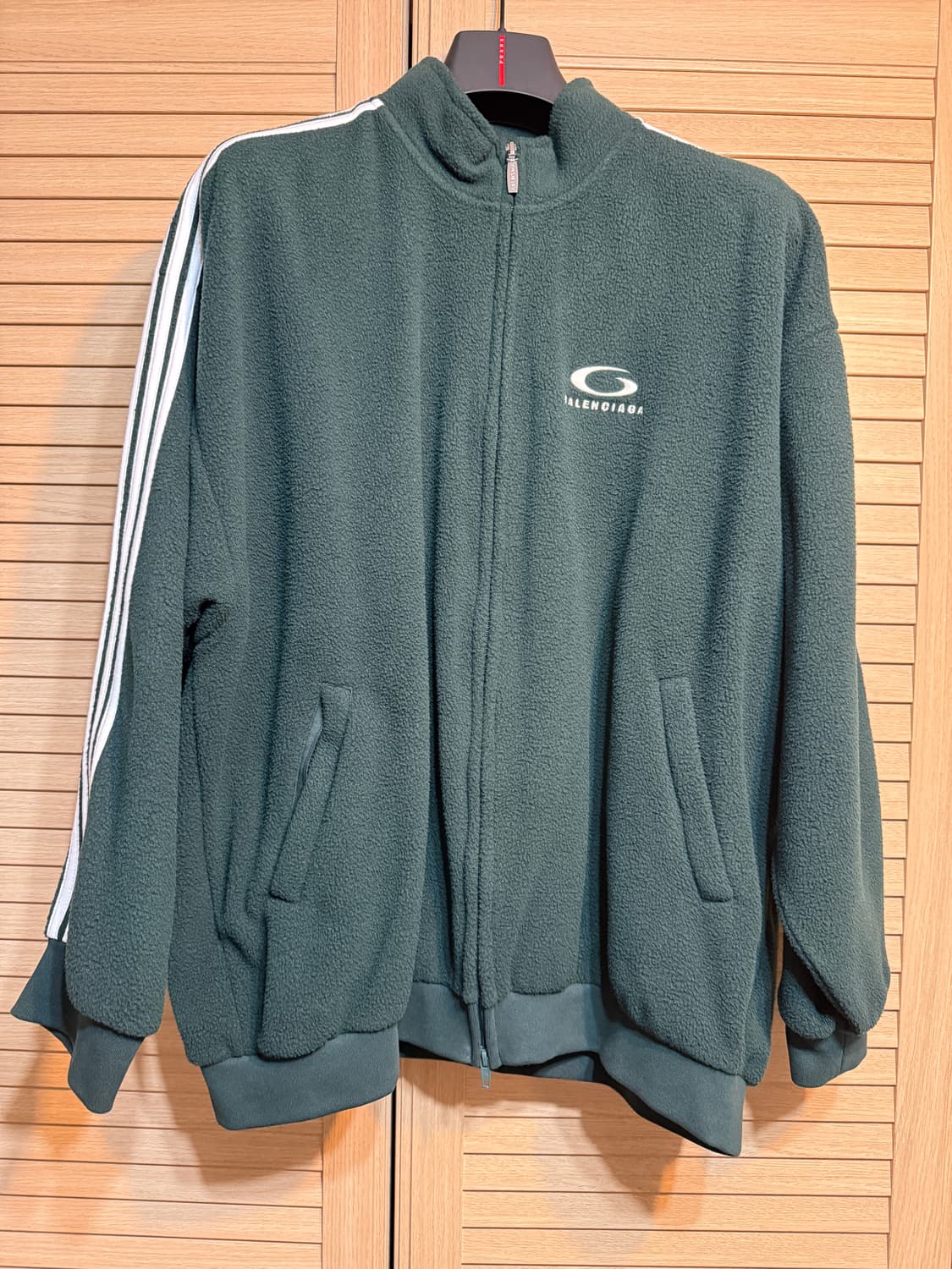 발렌시아가 후리스 L 상품이미지1