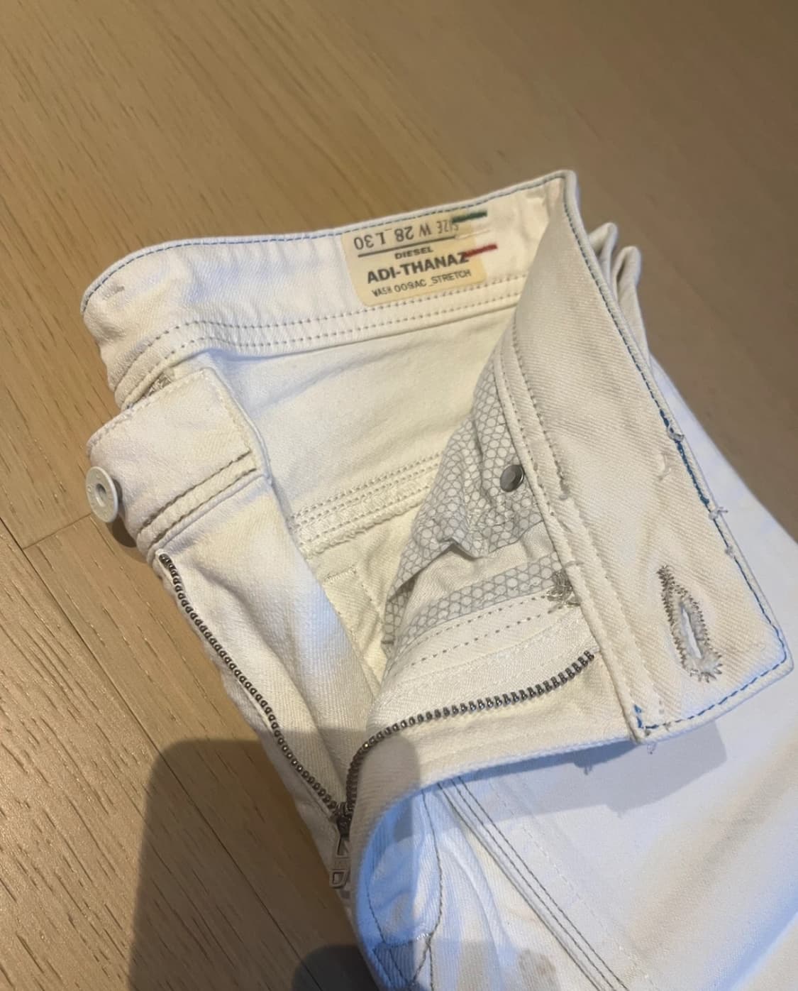 Diesel x Adidas 콜라보 화이트진 W28 L30 상품이미지5