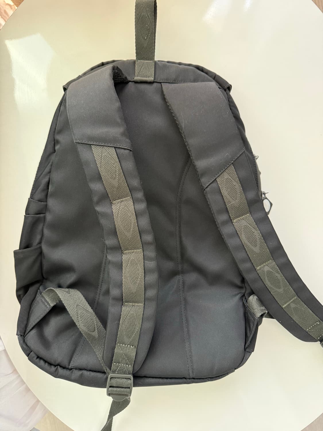 미스치프 버클 플랩 백팩 블랙 상품이미지3