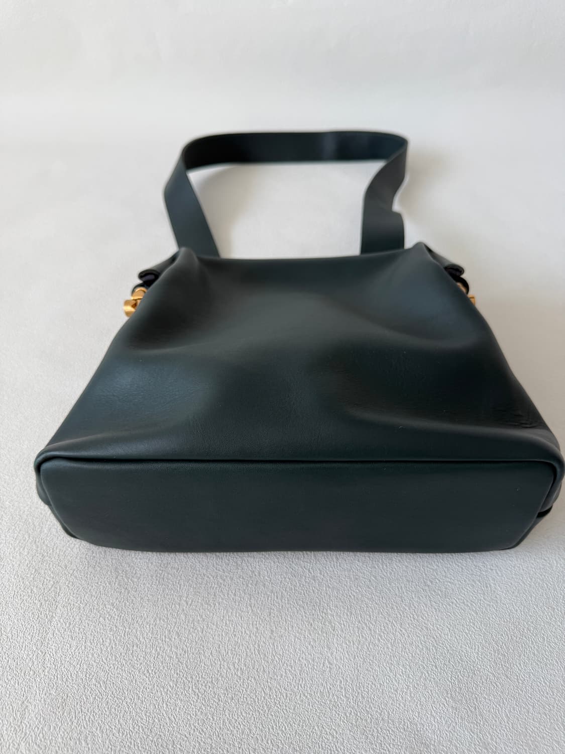 오소이(OSOI) 레더 브로트백 상품이미지4