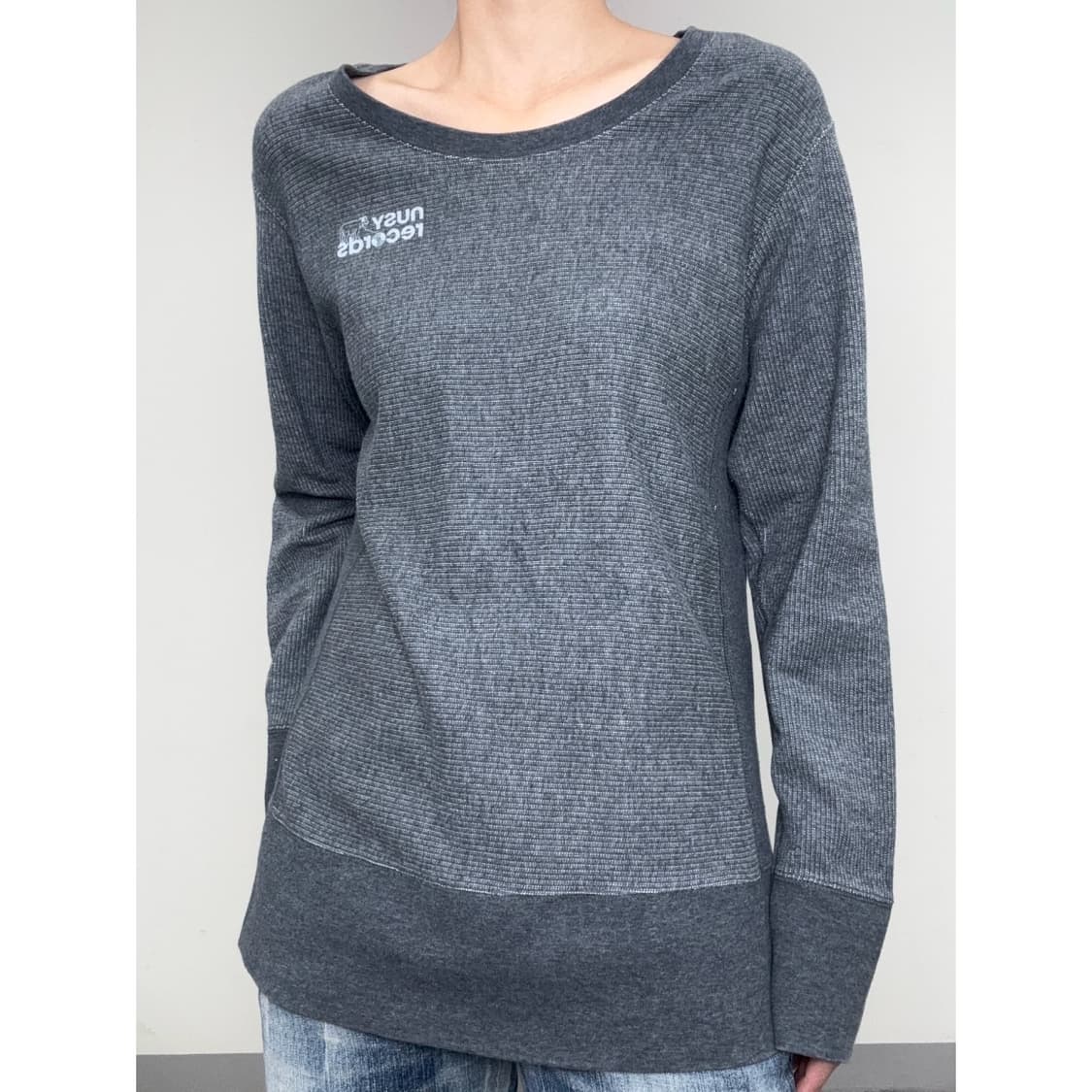 빈티지 그레이 롱슬리브 맨투맨 상품이미지1