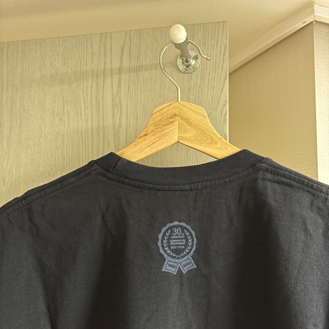 [L] 슈프림 30주년 티셔츠 네이비 상품이미지5