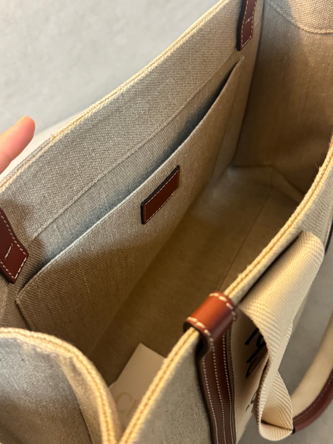 끌로에 우디백 미디움 사이즈 상품이미지4