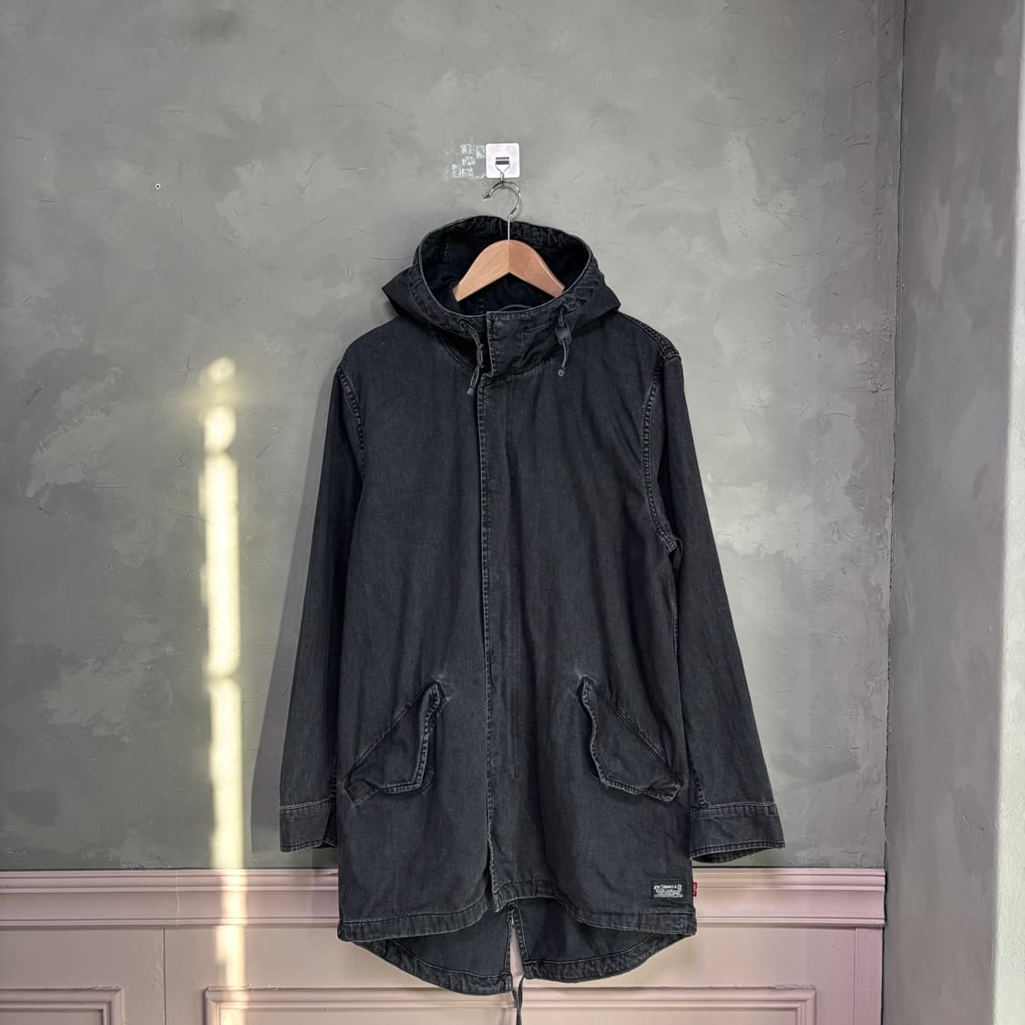 리바이스 빈티지 워싱 피쉬테일 데님 자켓 블랙 상품이미지1