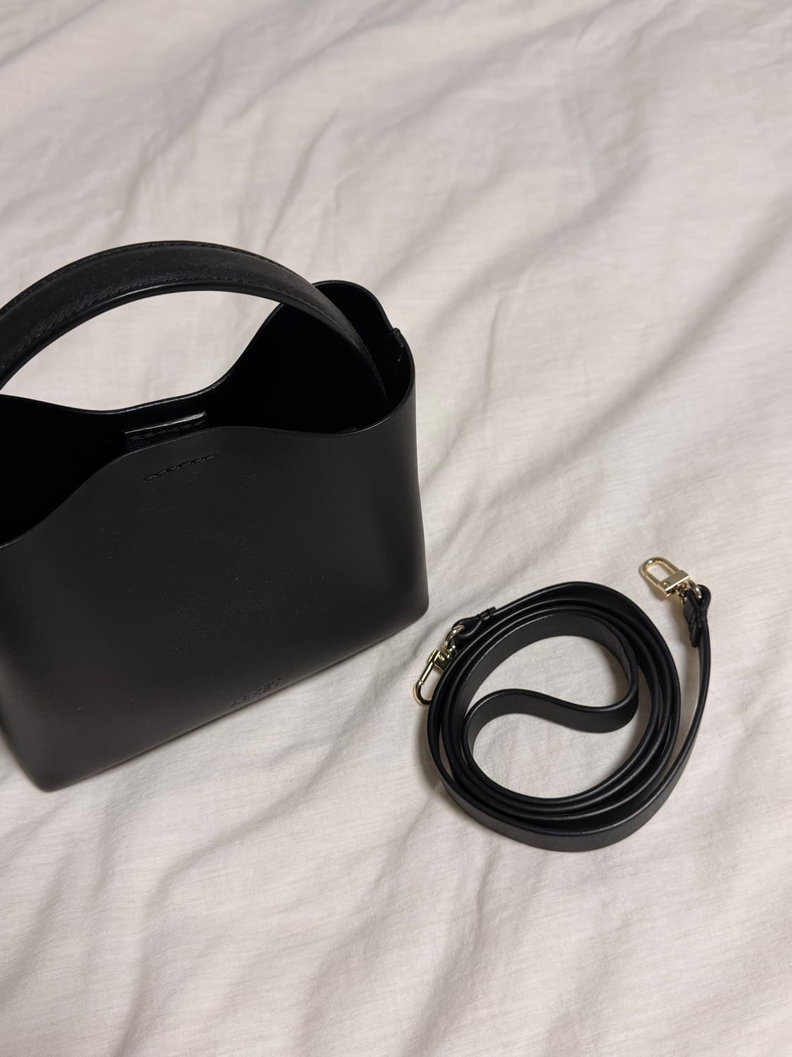 ARKET 아르켓 미니 크로스바디백 (Black) 상품이미지6