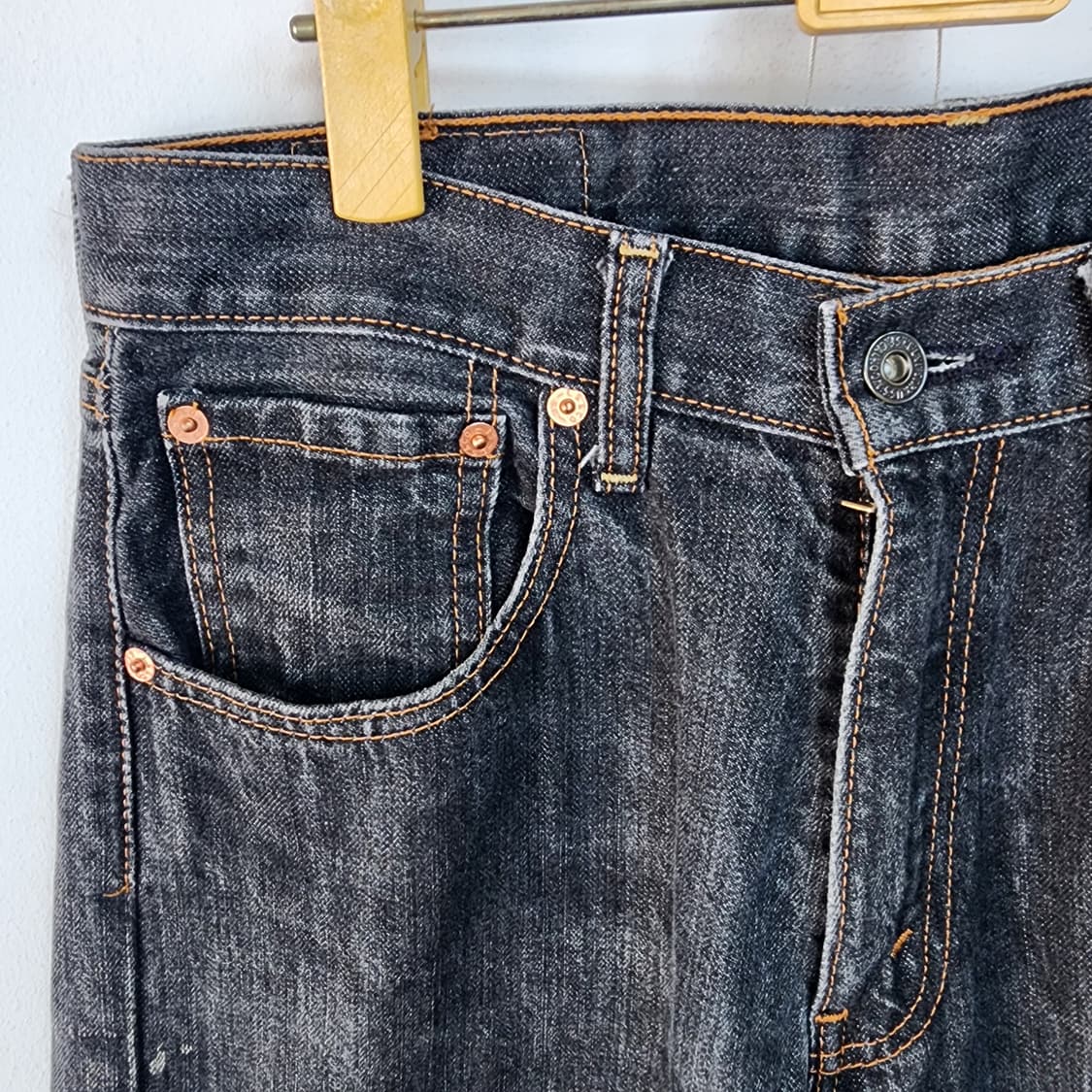 리바이스 503 블랙 워싱 데님 팬츠 상품이미지2