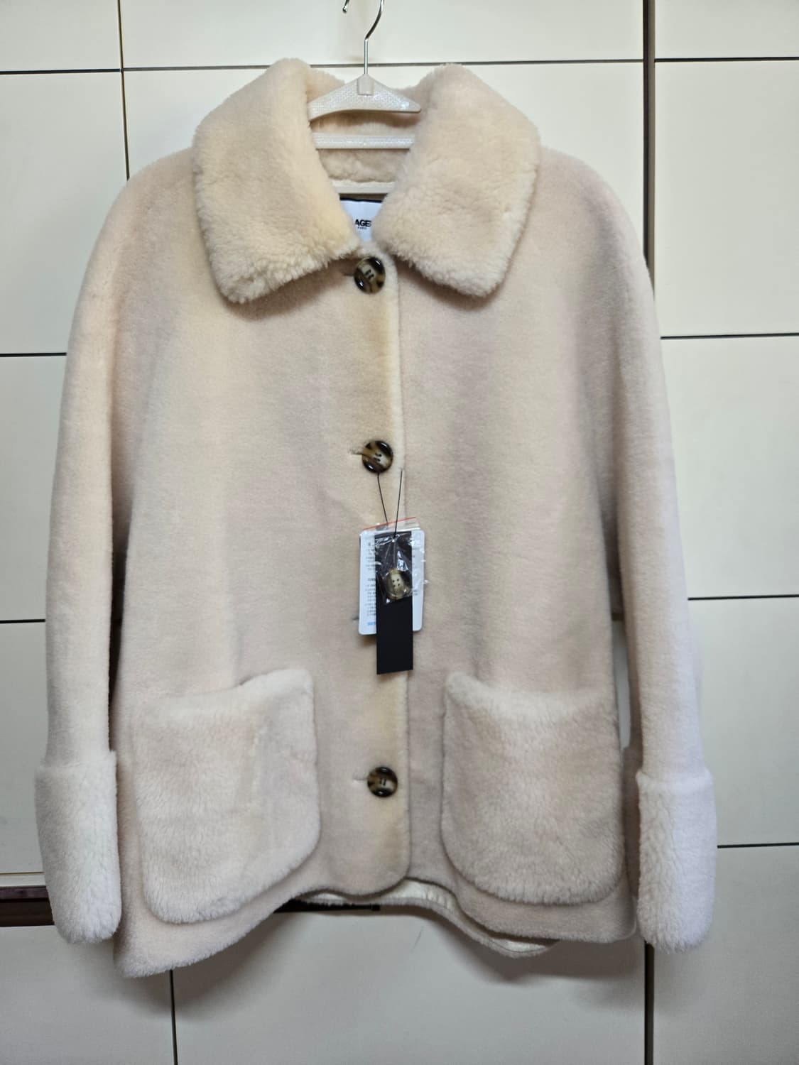 칼라거펠트 양모100%무스탕 코트(66사이즈) 상품이미지1