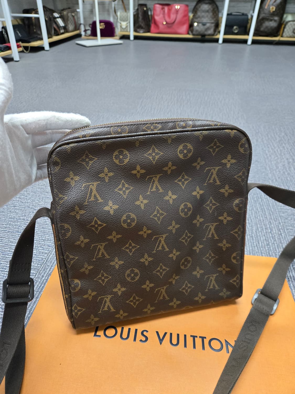 [특가][정품] 루이비통 모노그램 메신저백 상품이미지2