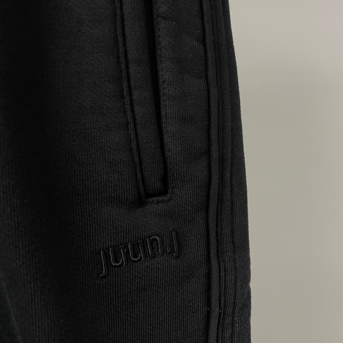 준지 로고 트레이닝 팬츠 블랙 46 상품이미지4