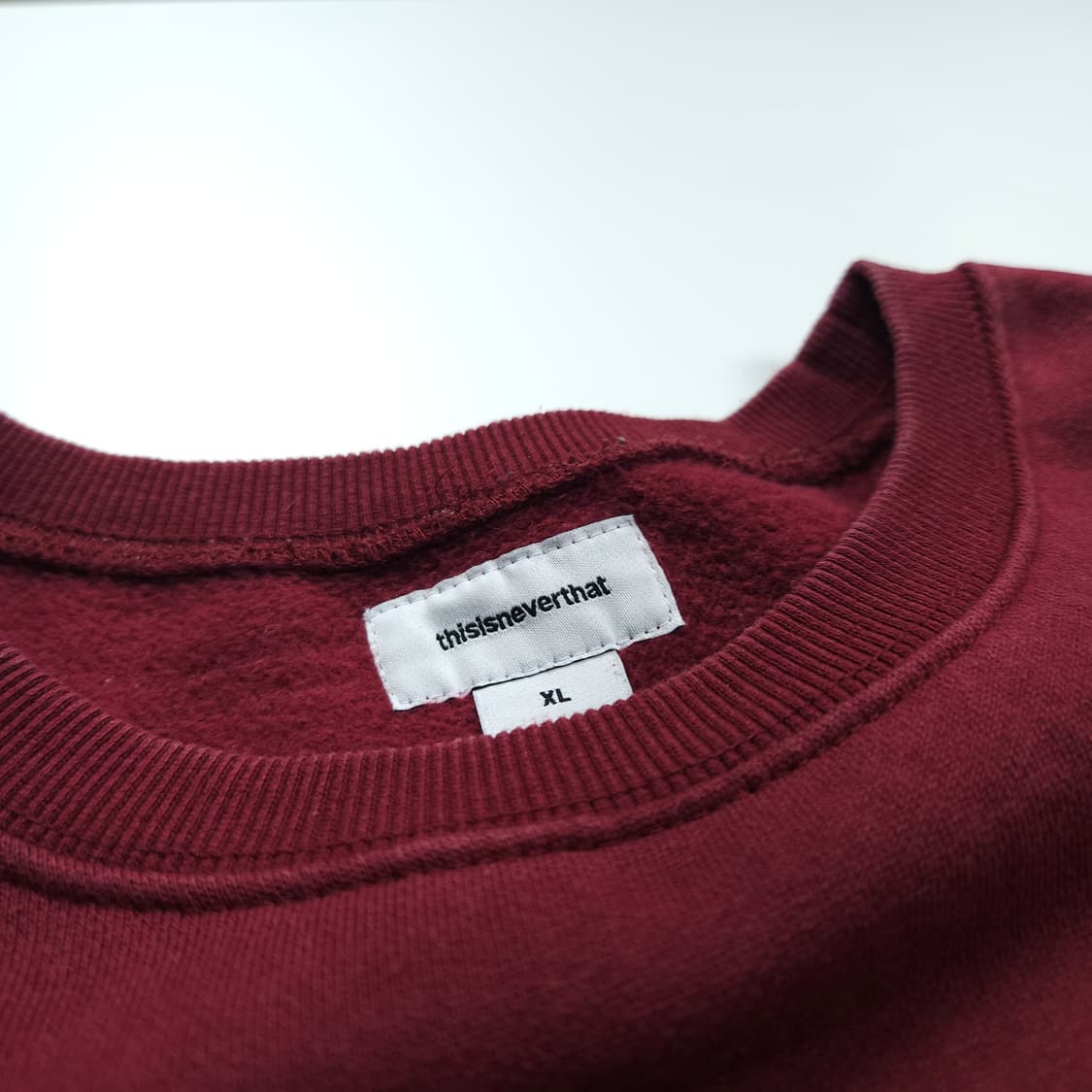 디스이즈네버댓 스펠아웃 빅로고 버건디 맨투맨 (105) 상품이미지7