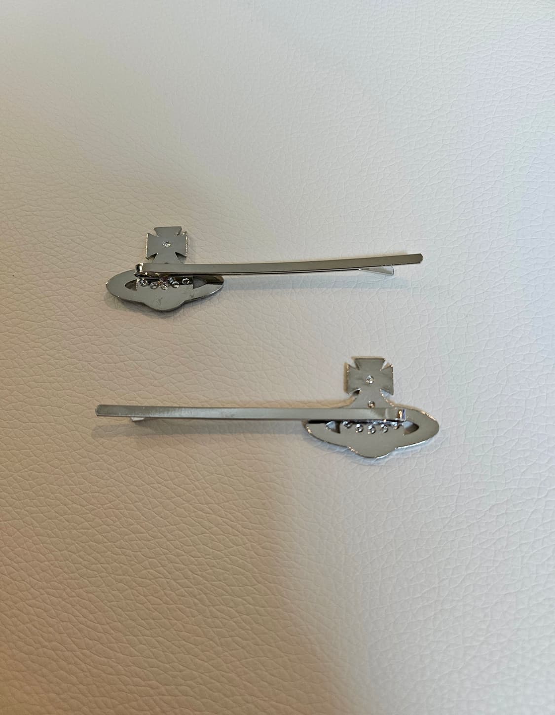 비비안웨스트우드 업사이클링 블랙 헤어핀 세트 상품이미지3