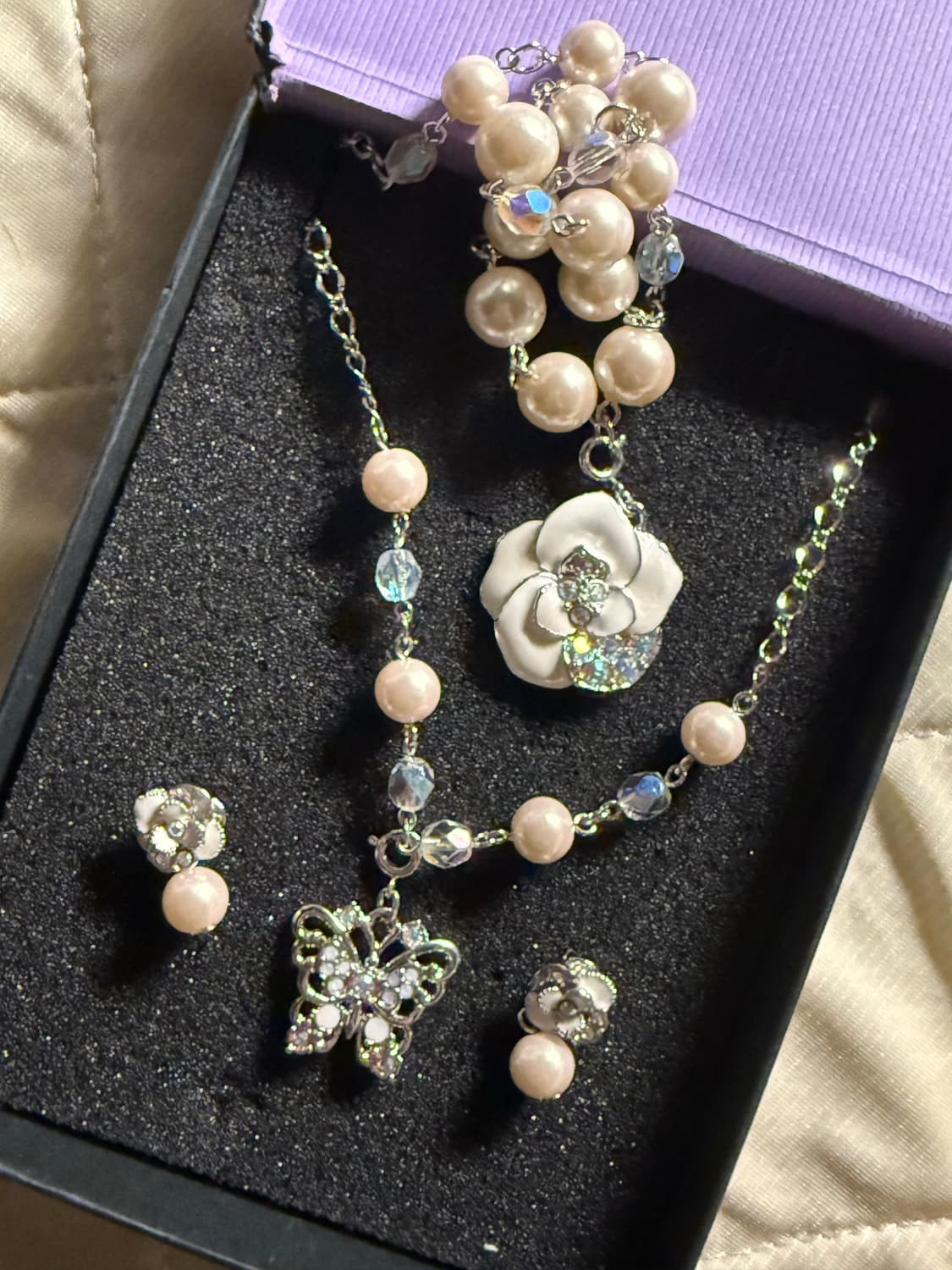 안나수이 진주 나비 목걸이 세트 풀박 (2종 목걸이 + 귀걸이) 상품이미지3