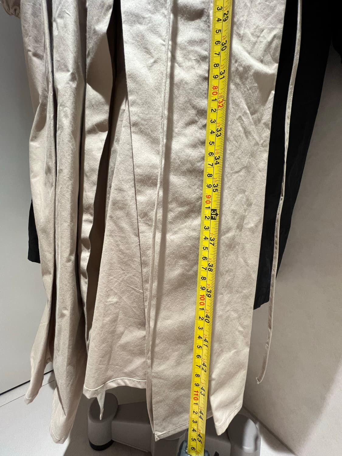 리엘 puff v neck 트렌치 원피스 베이지 상품이미지4