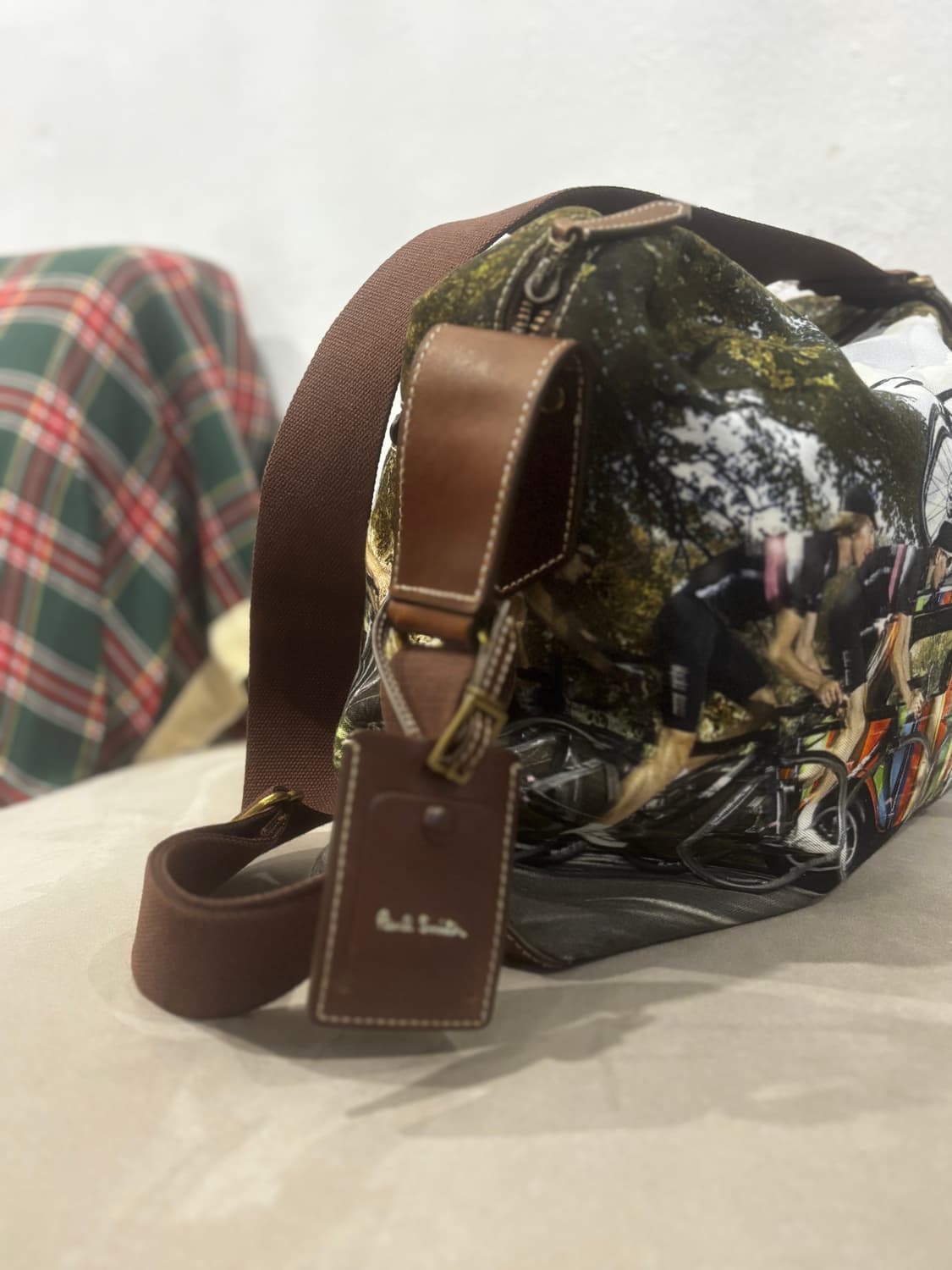 Paul Smith 아트 레이싱 메신저백 상품이미지5