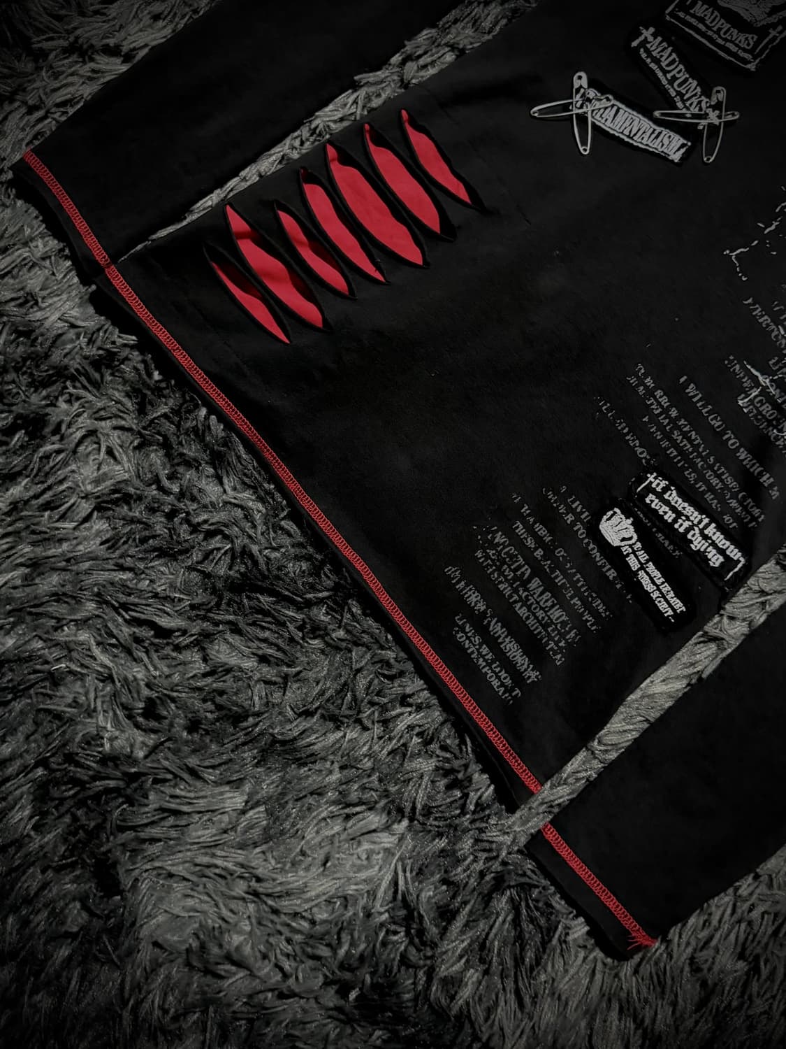 MAD PUNKs  스컬 레터링 프린팅 펑크 패치 레드 스티치 롱슬리브 상품이미지4