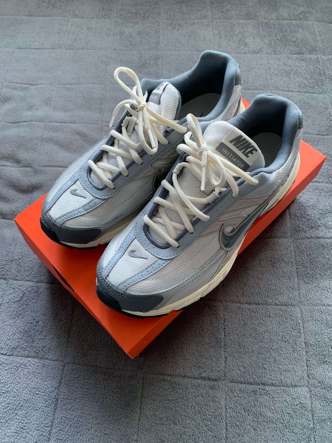 나이키 이니시에이터 빈티지 그레이260 상품이미지1