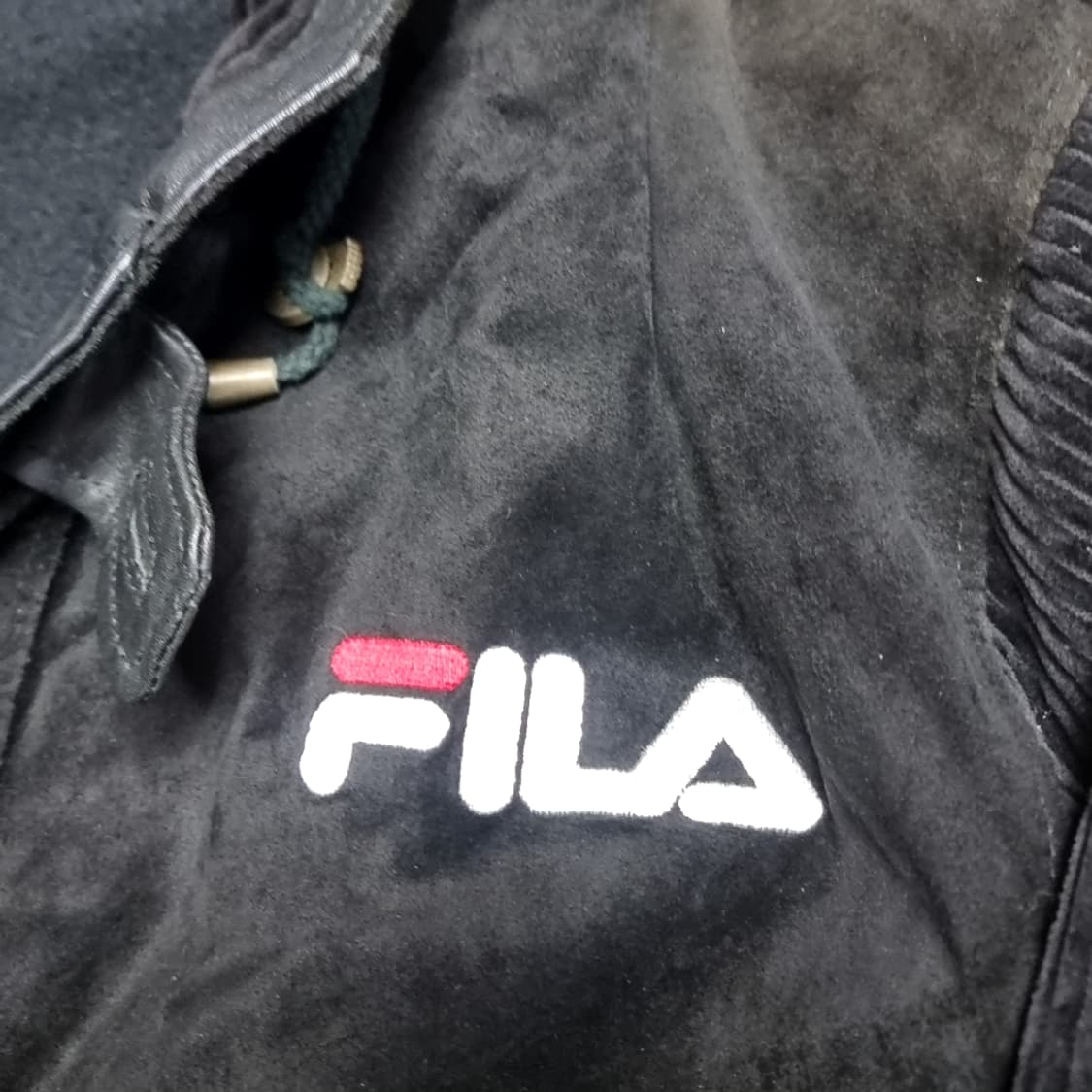 휠라 블랙 후드 가죽스웨이드 파카(100-105) 상품이미지2