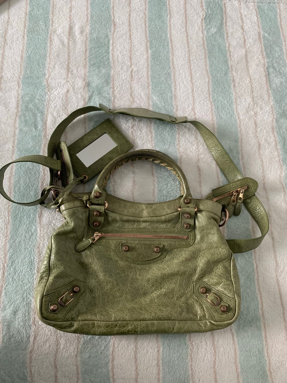 발렌시아가 시티백 모터백 올리브 컬러 정품 상품이미지2