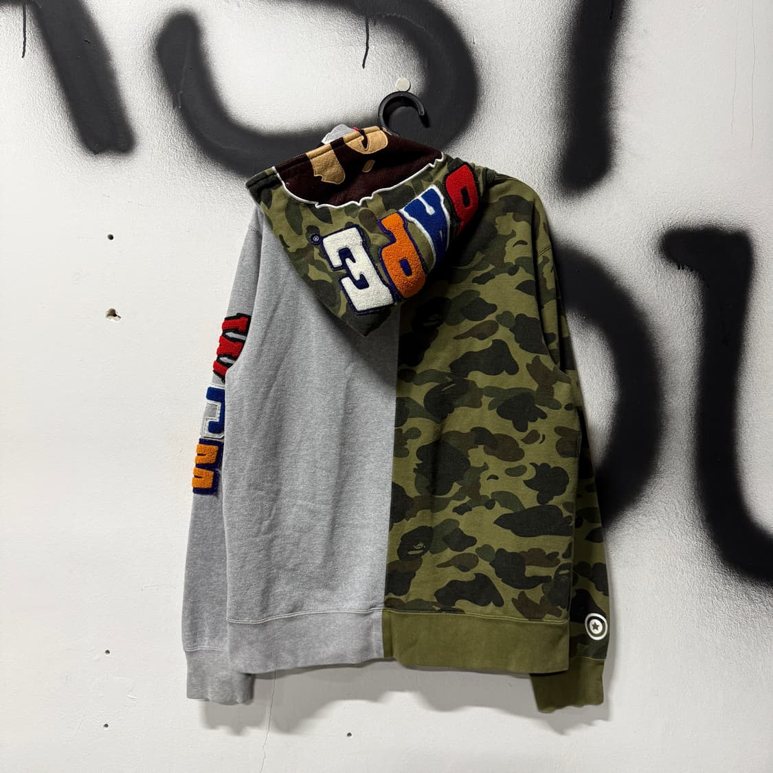 정품 베이프 샤크 , 에이프 헤드 하프 카모 아수라 풀 집업 후디 상품이미지2