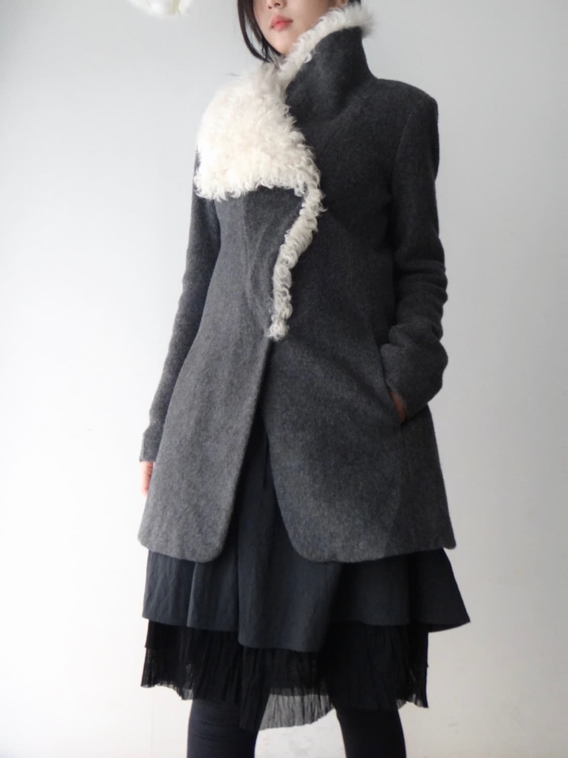 THEORY curly fur cashmear coat / grey 상품이미지8