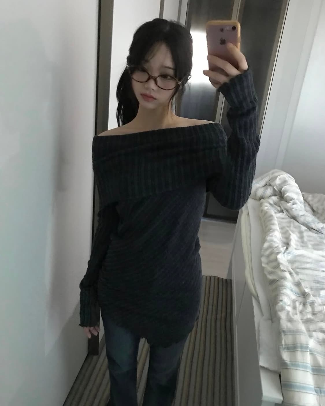 젤레나 오프숄더 니트 상품이미지1