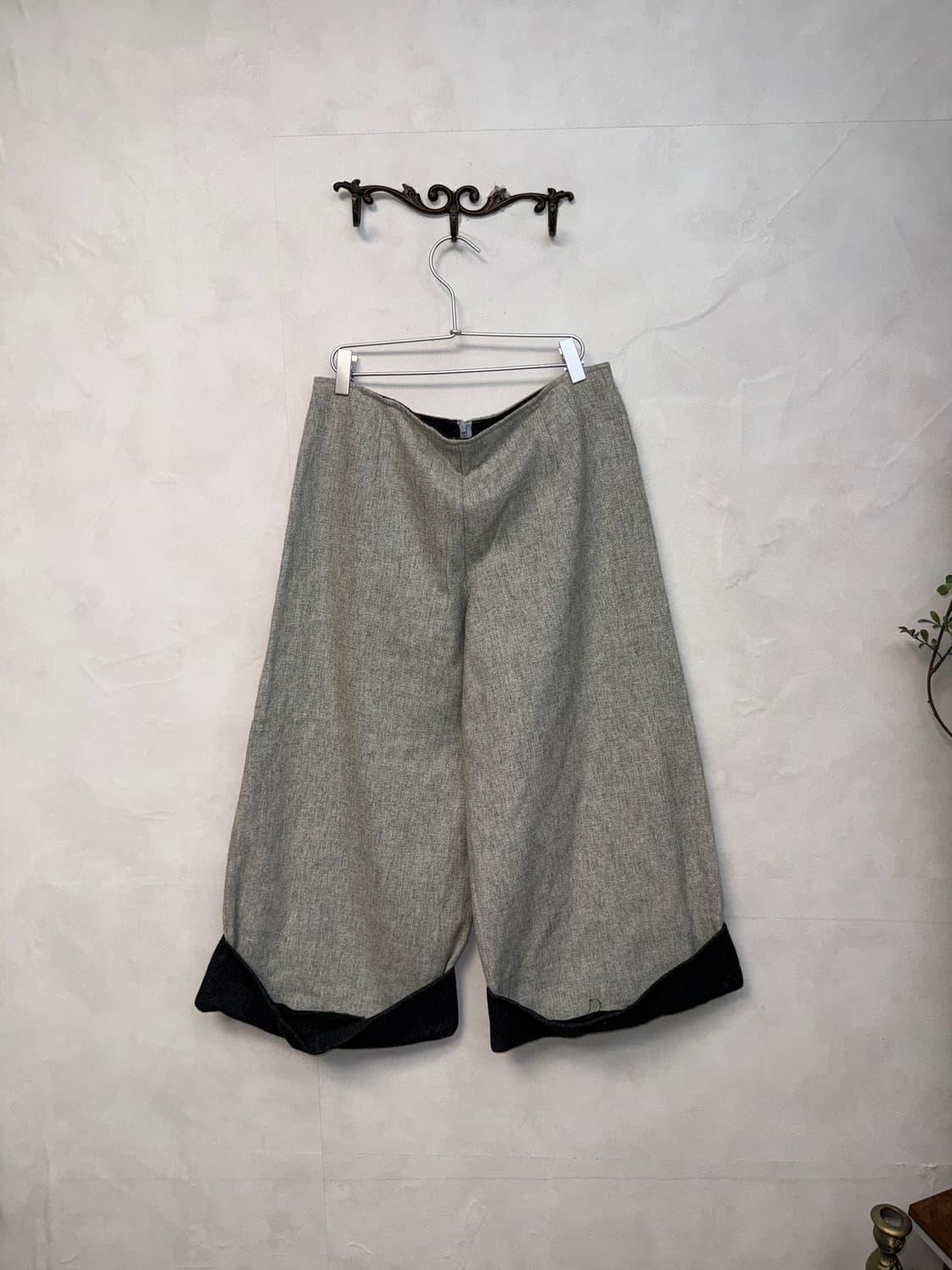 Gray wool ribbon pocket wide pants 상품이미지3