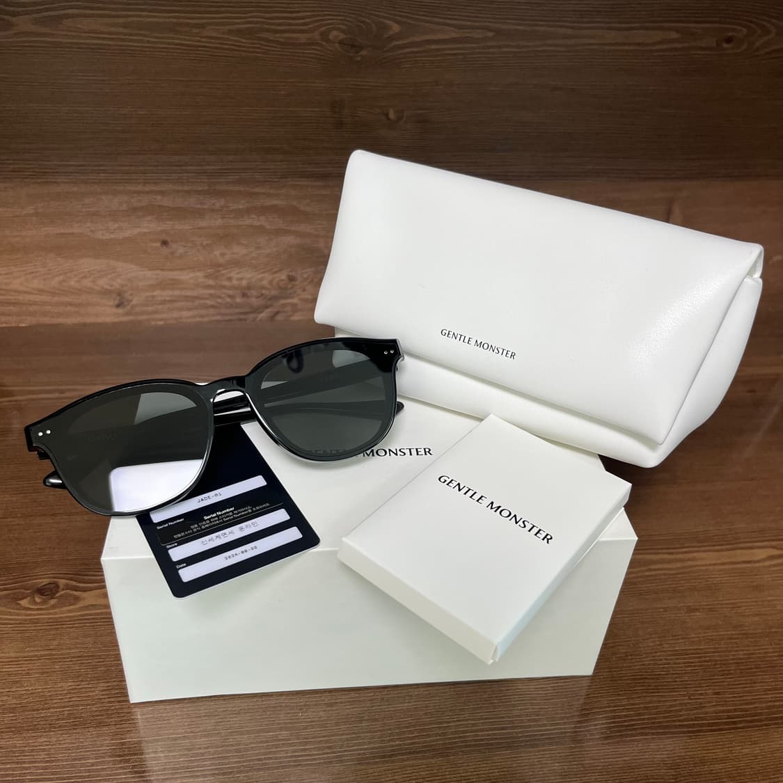 젠틀몬스터 제이드 01 상품이미지1