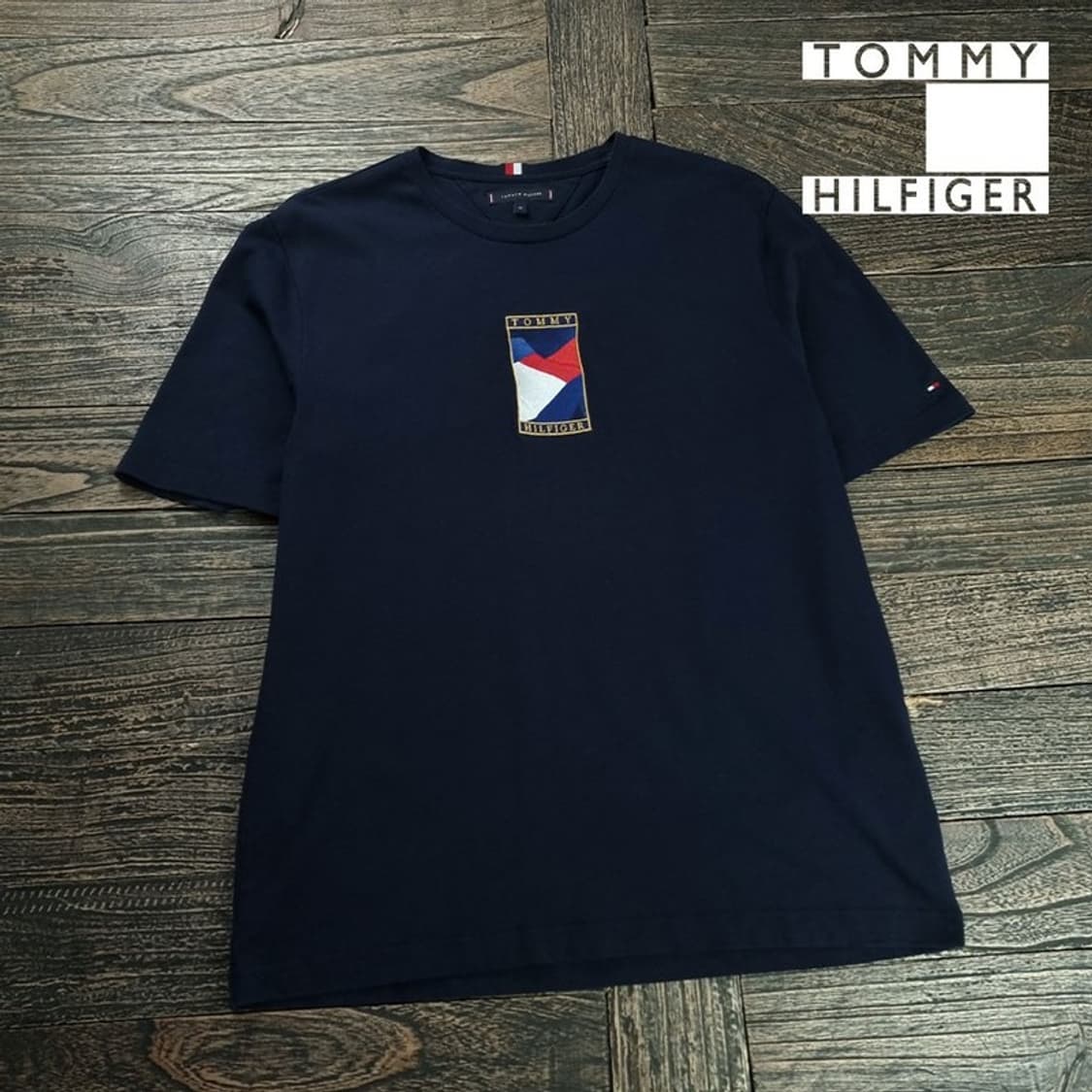 [타미힐피거] 그래픽 로고 자수 반팔티 네이비 M20179 상품이미지1