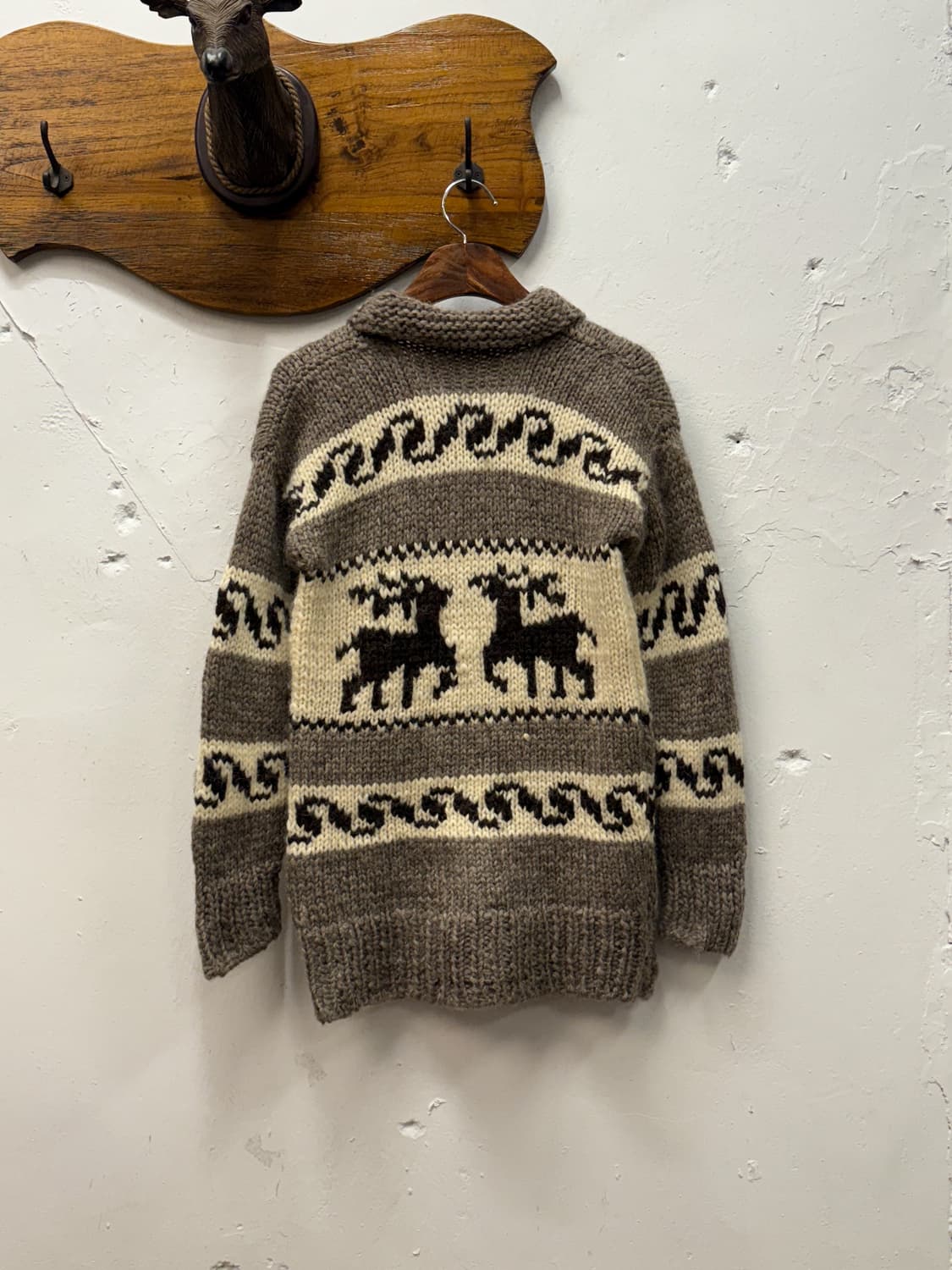 44) Shawl Collar Knit Sweater 상품이미지4