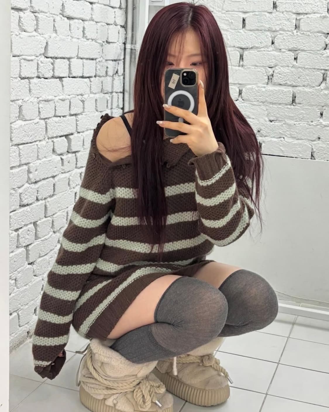 Waffle Stripe Off-Shoulder Knit Dress 상품이미지3