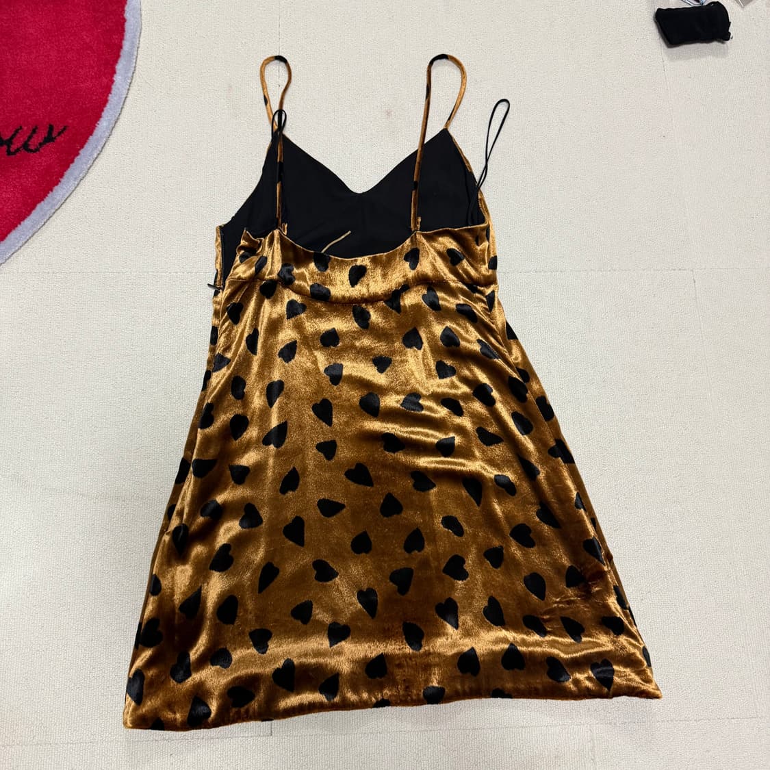 생로랑 올오버 하트 프린트 벨벳 드레스 상품이미지4