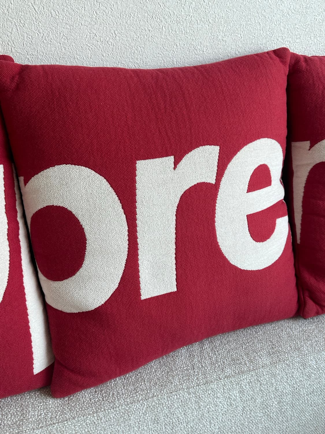 슈프림 x 줄 팡스 필로우 레드 (3개 세트) 슈프림 쿠션 상품이미지4