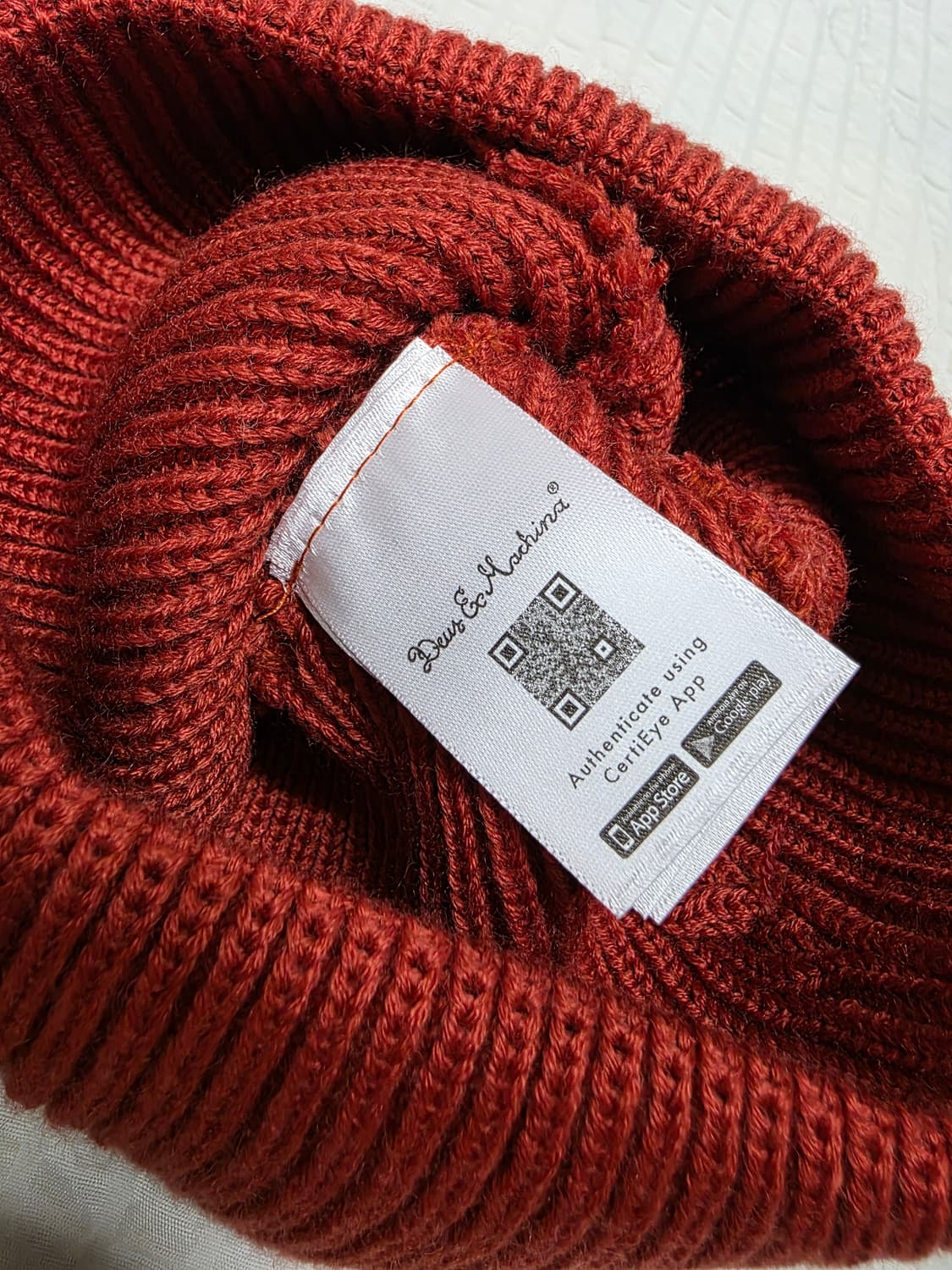 데우스 새상품 택만 제거된 미착용 델타 숏 비니 오렌지레드색상 deus 상품이미지9