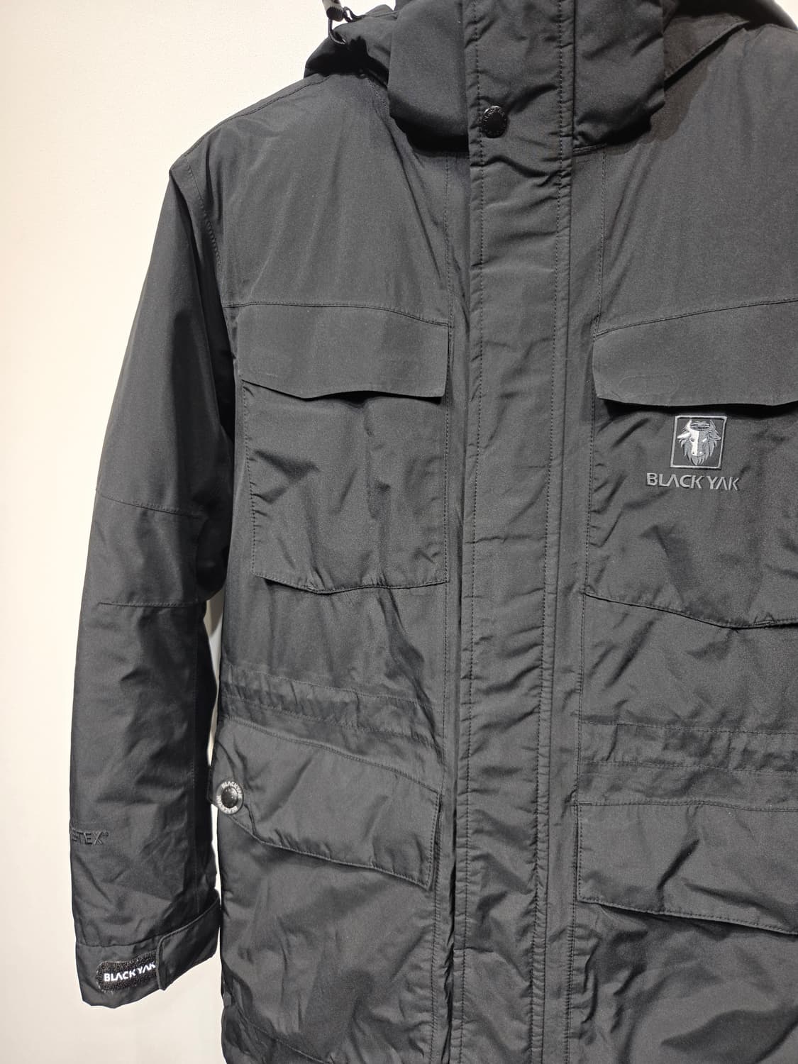 블랙야크 고어텍스 구스다운 블랙 패딩 자켓_95 상품이미지3