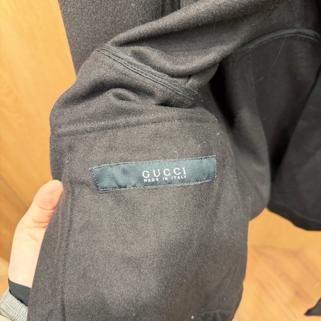 구찌 울 밀리터리 필드 자켓 스탠드 카라 어깨 에폴렛 디테일 다크 브라운 상품이미지6