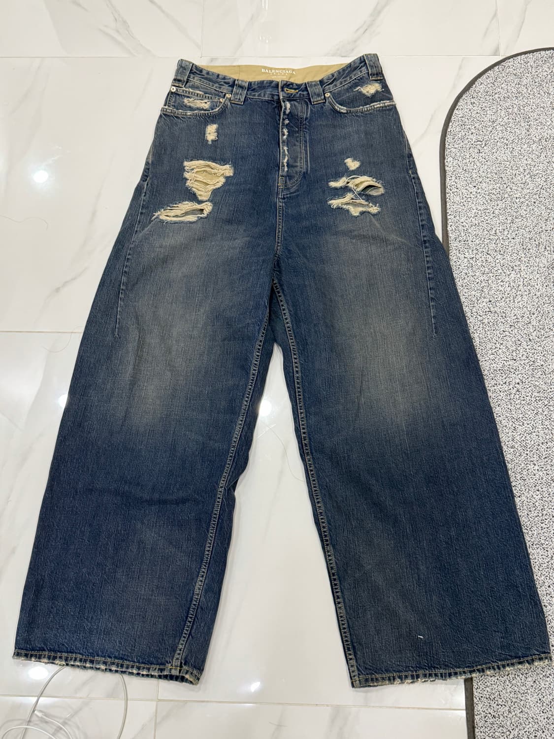 발렌시아가 25ss 배기데님팬츠 상품이미지1