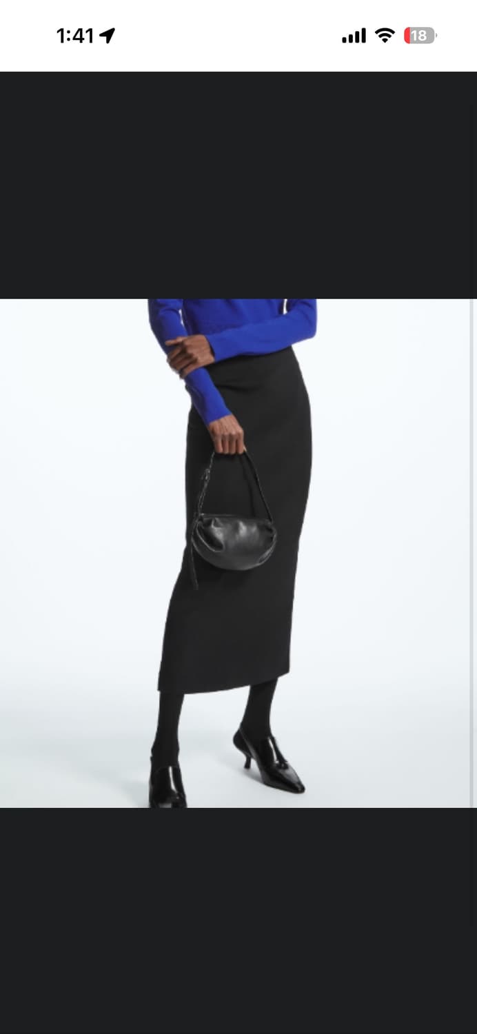 COS 코스 개더드 레더 숄더백 블랙 상품이미지1