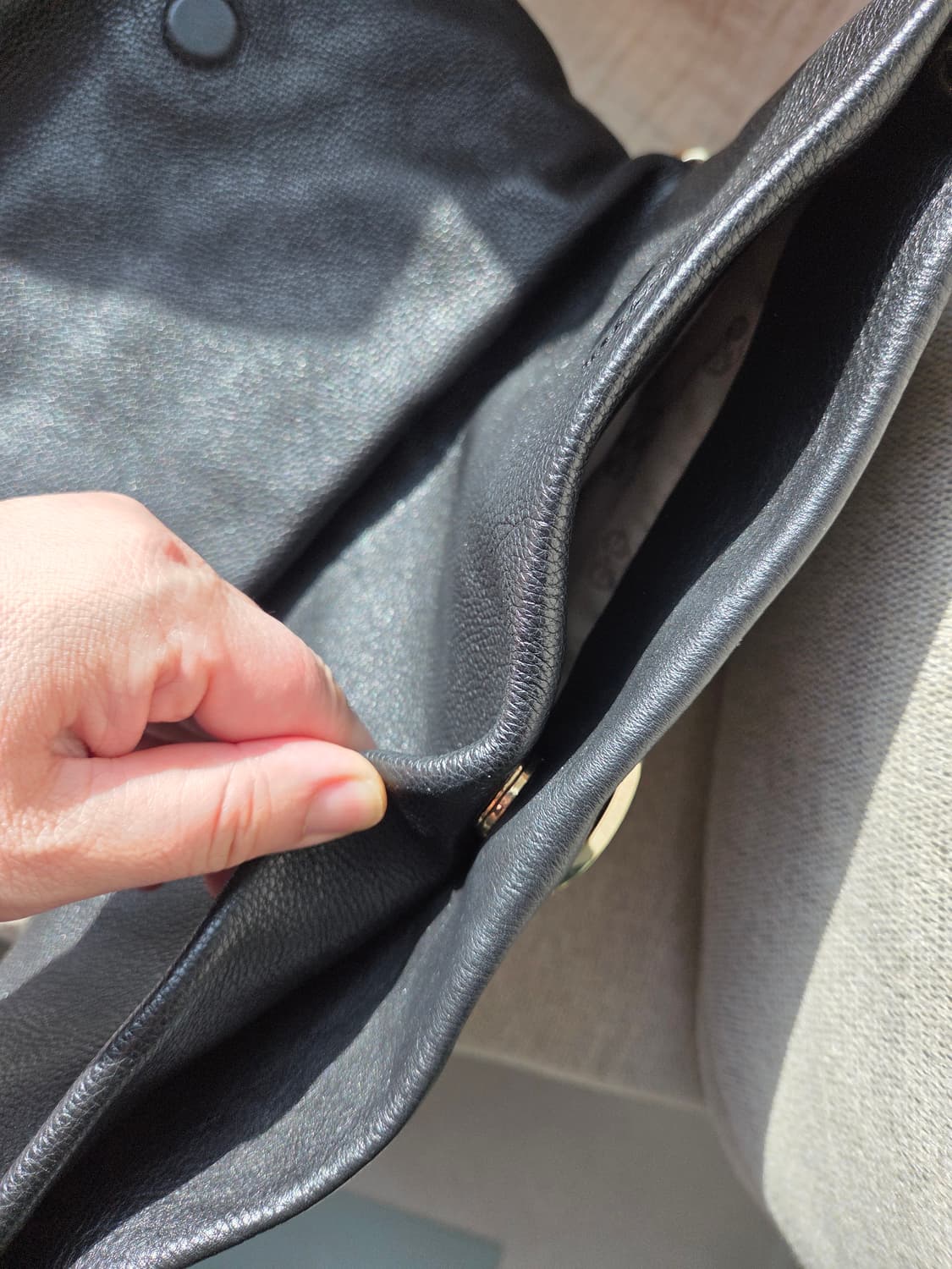 공홈구매) 토리버치 블랙 가죽 숄더백 상품이미지5