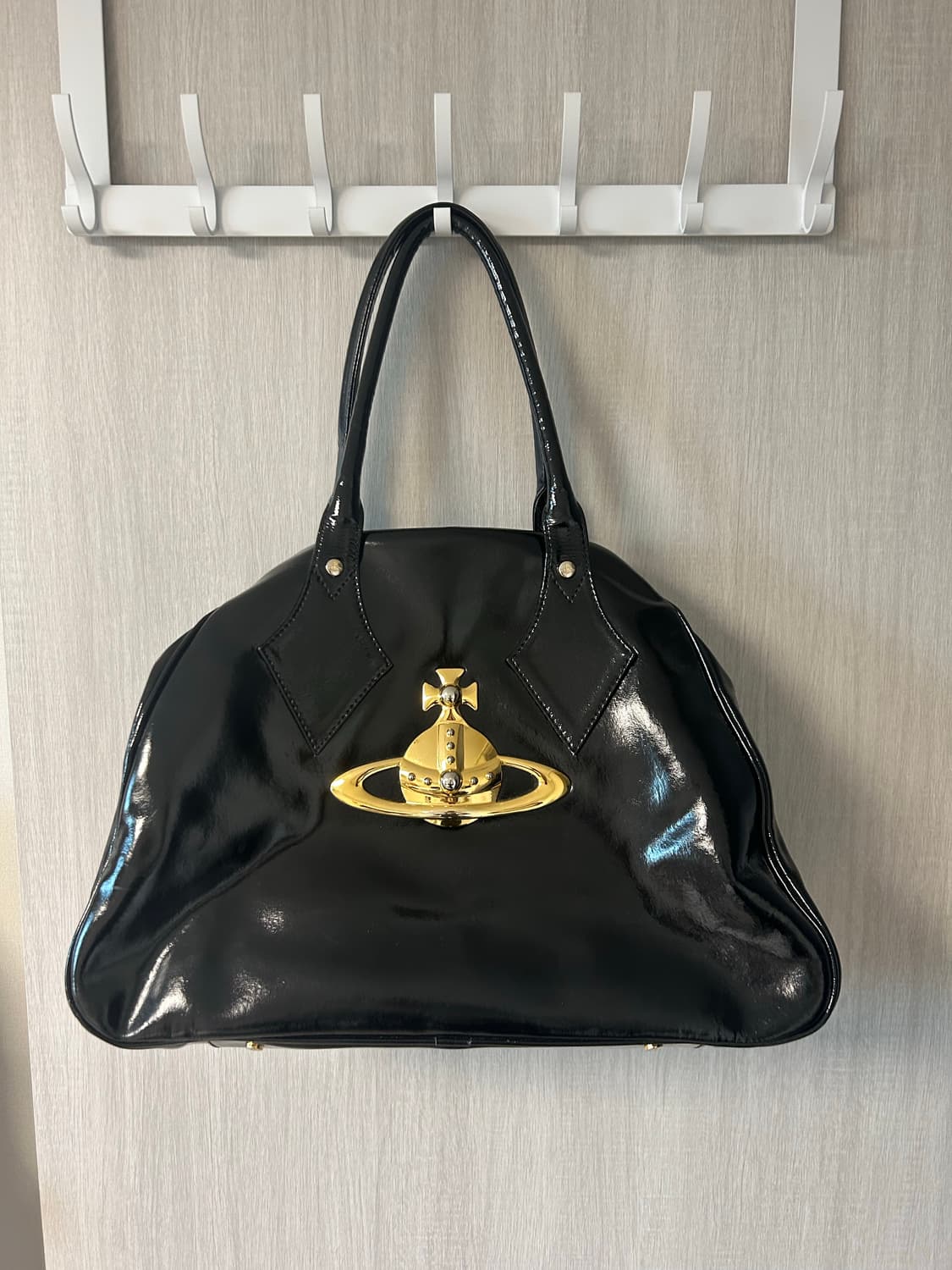 비비안웨스트우드 에나멜 종가방 숄더백 토트백 상품이미지1