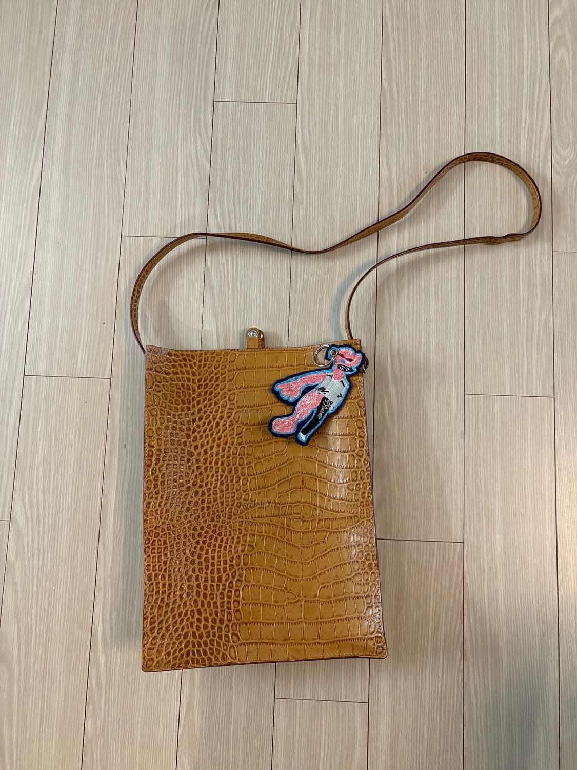 아워레가시 레더 스퀘어 크로스백  상품이미지1