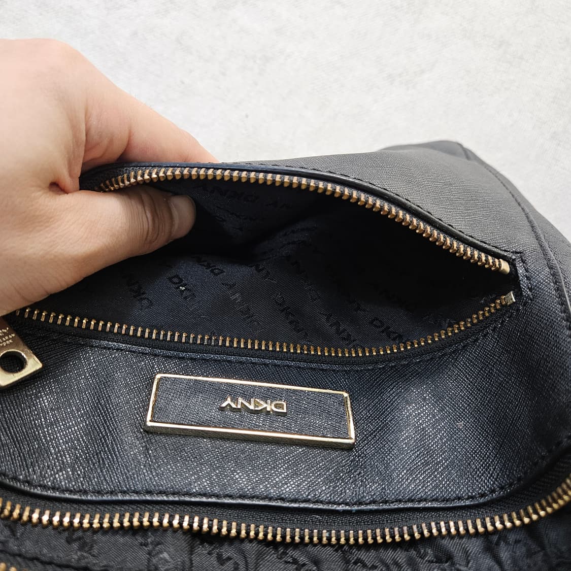 F 닥스 블랙 크로스백 0409Y 상품이미지4