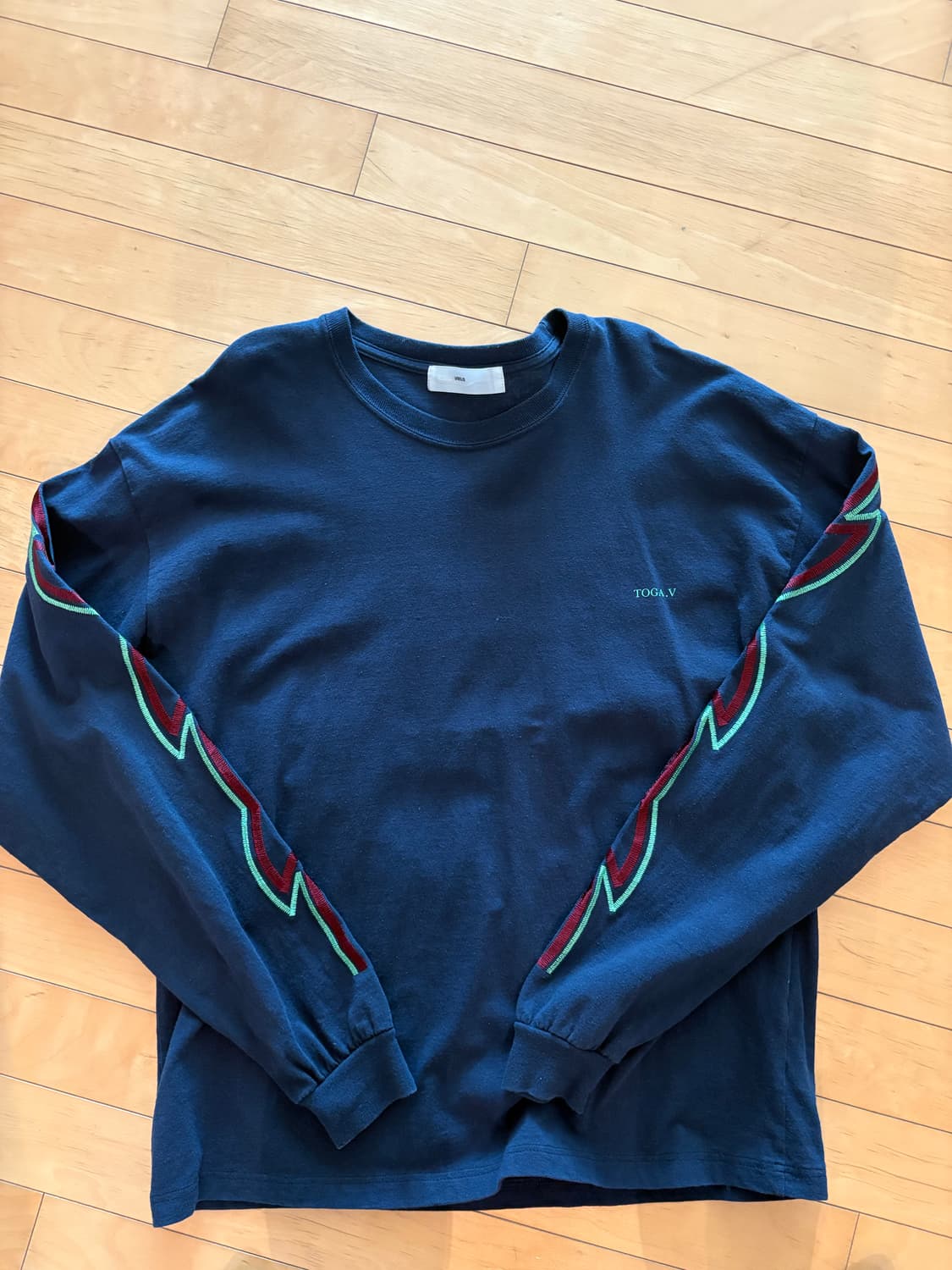 토가 비릴리스 자수 롱슬리브  상품이미지1