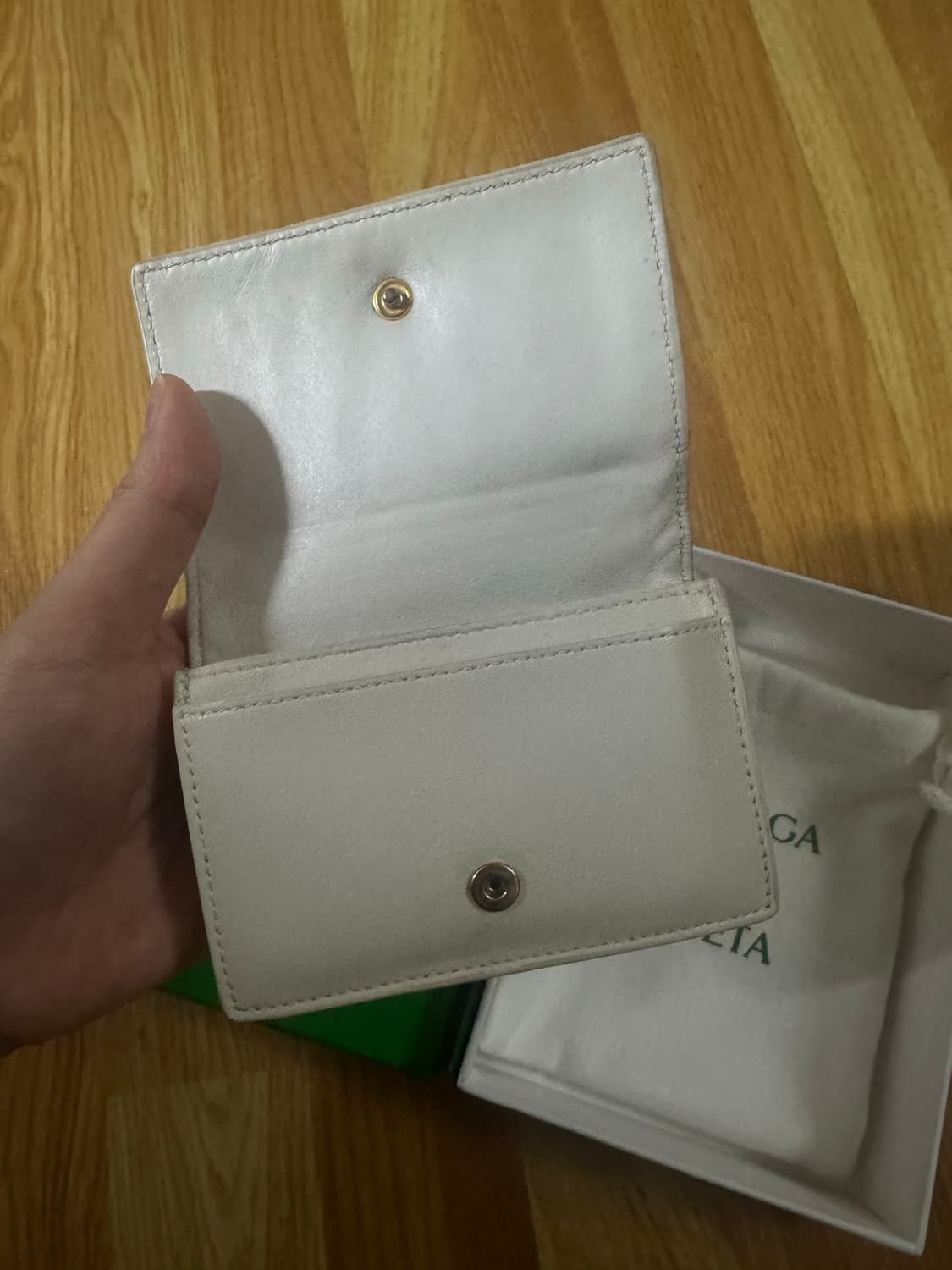 보테가베네타 카드 명함 지갑 상품이미지2