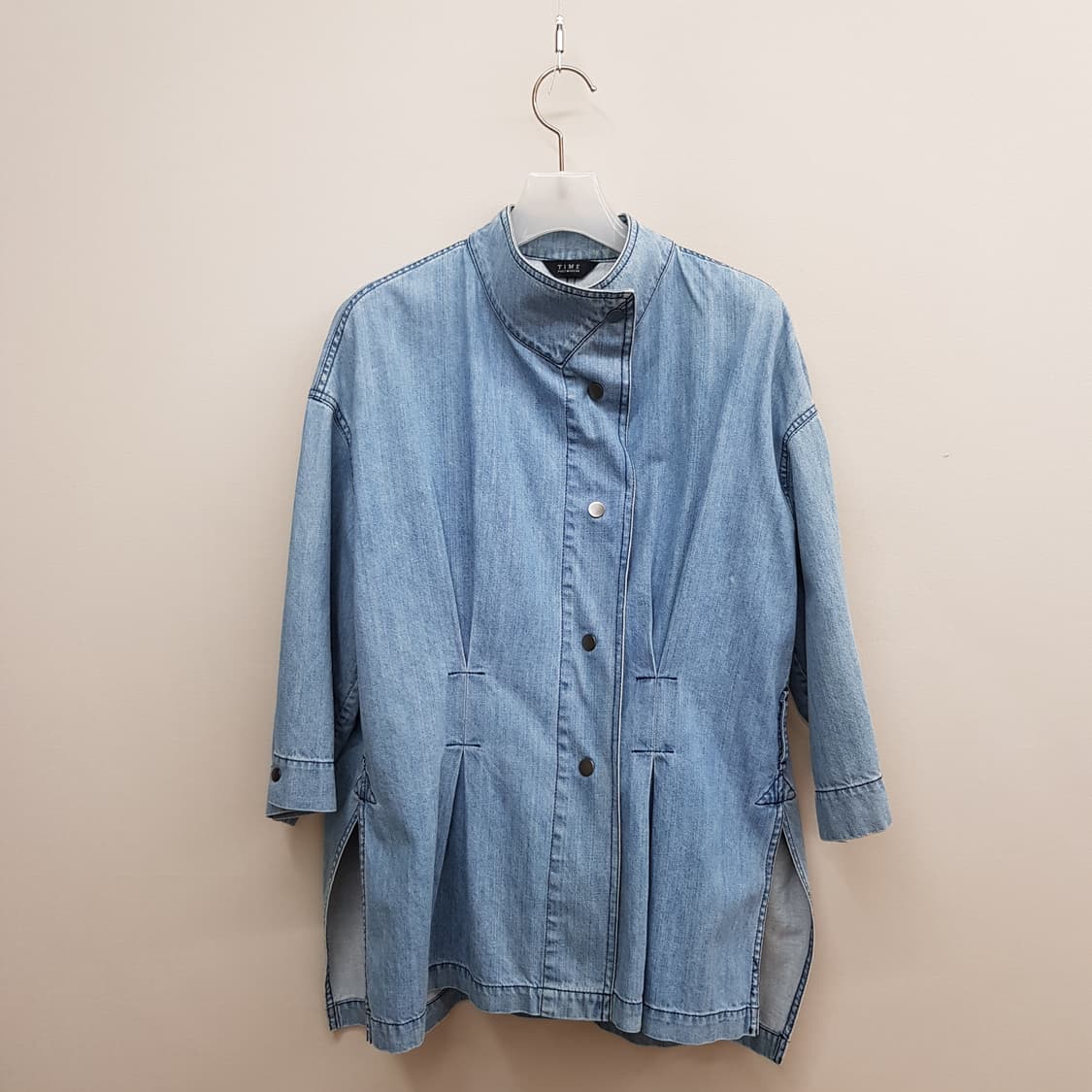한섬 타임 데님 스탠드카라 루즈핏 셔츠형 아우터 S사이즈 상품이미지2