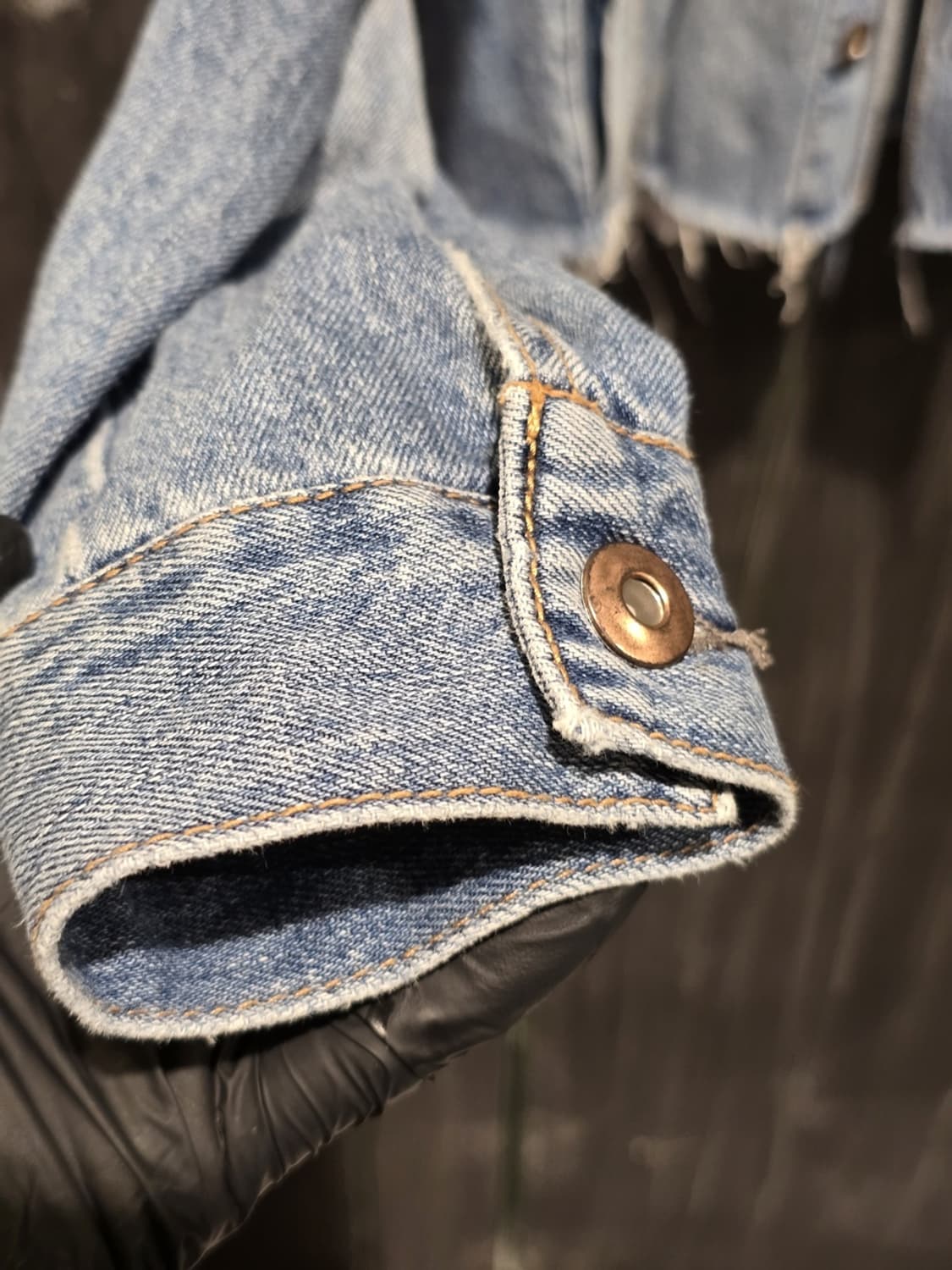 Distressed Denim Trucker Jacket 상품이미지5