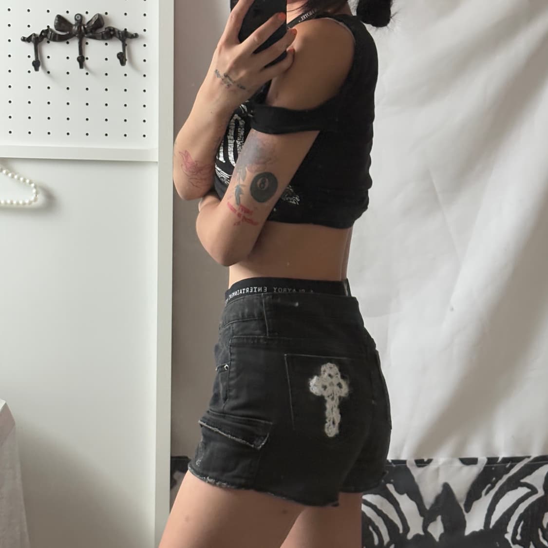 • black spandex cargo pocket shorts 상품이미지5