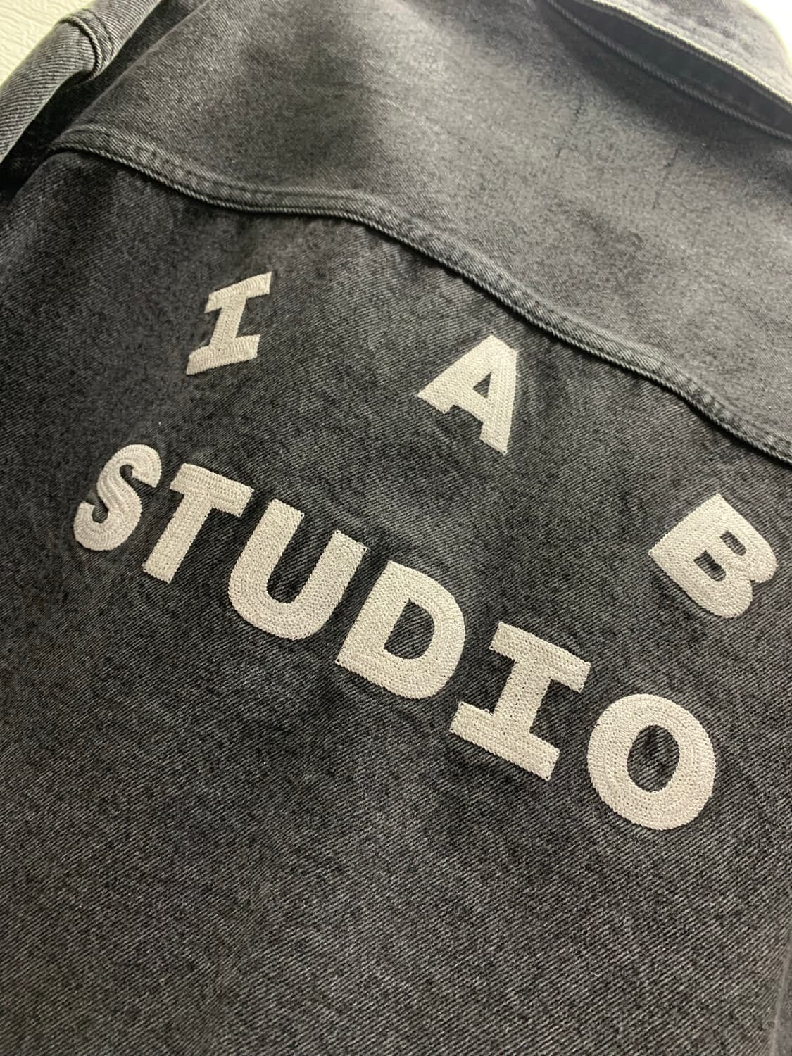 IAB STUDIO x LEE 데님 자켓 블랙 상품이미지7