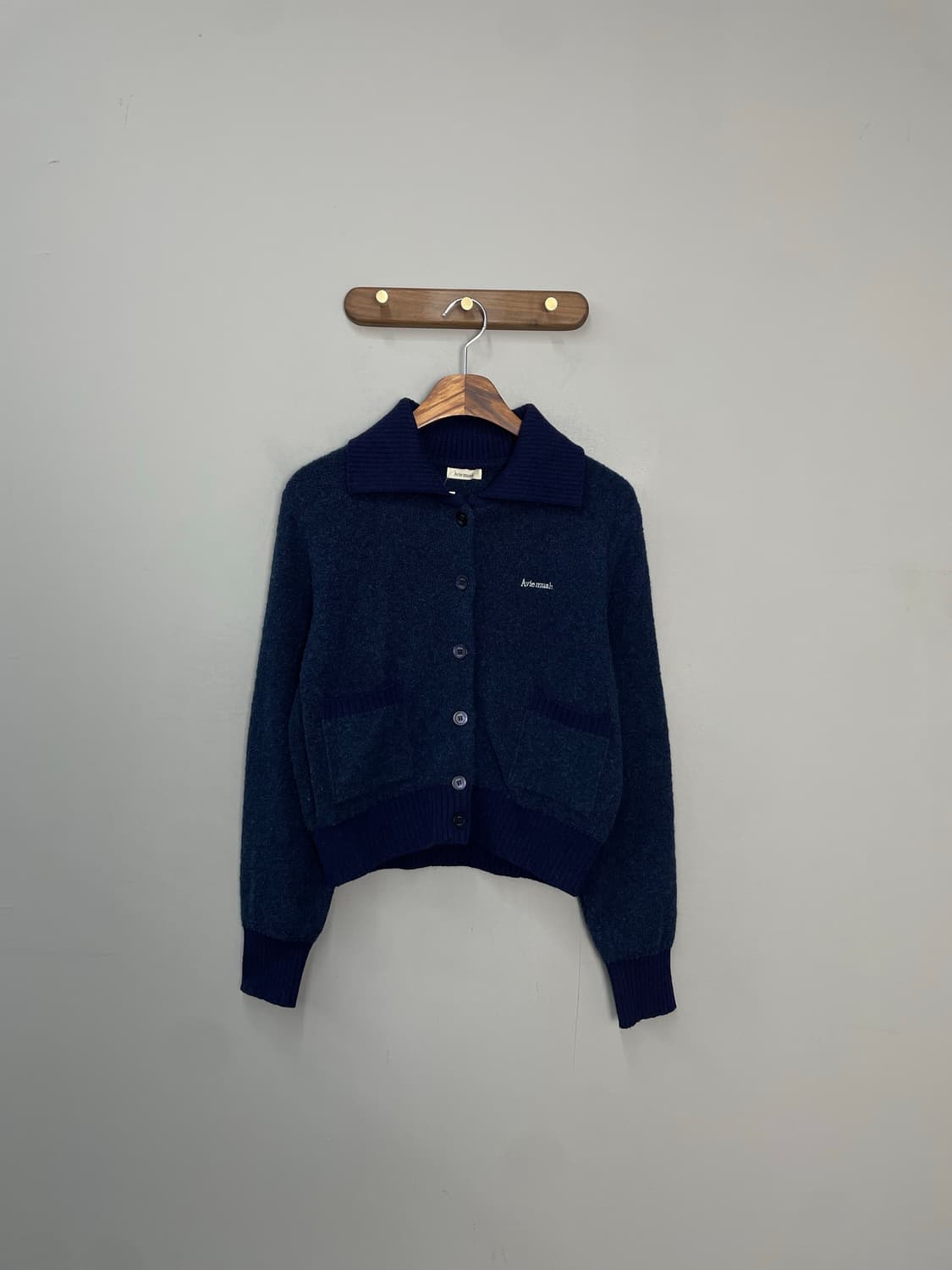 아비에무아 부클레 패치 포켓 메리노 네이비 울 가디건 H2155 상품이미지2